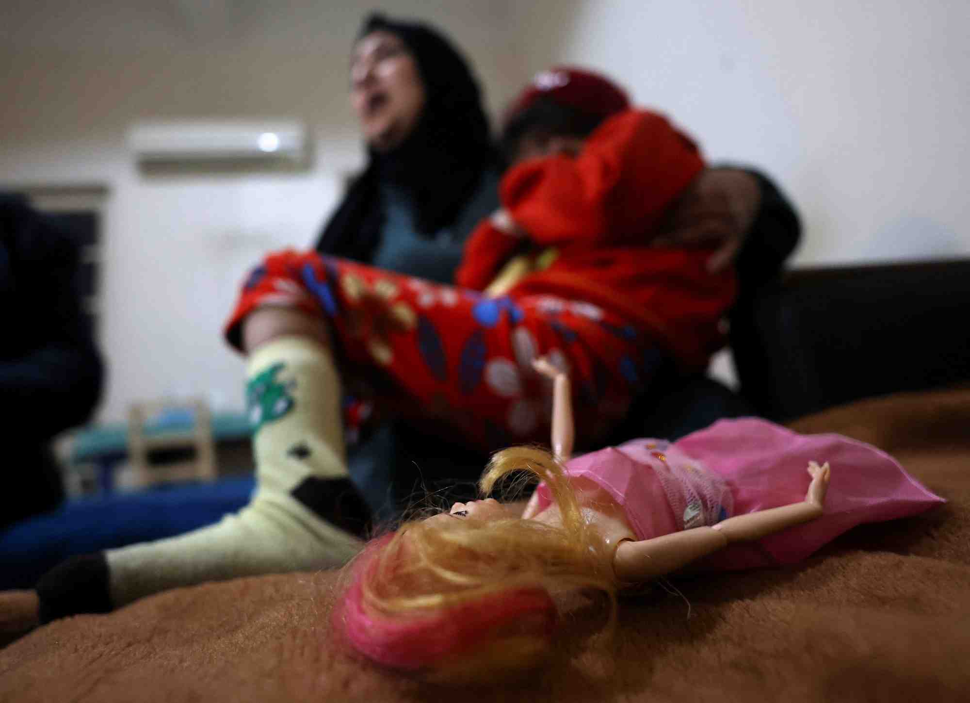 Preparatifs a l'hopital italien du caire pour le transport des blesses palestiniens vers rome