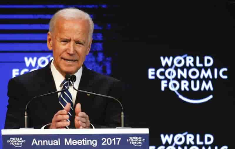 La russie menace l'ordre liberal international, declare biden
