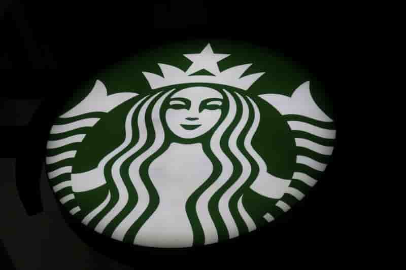 Starbucks prudent sur sa croissance 2018, le titre baisse