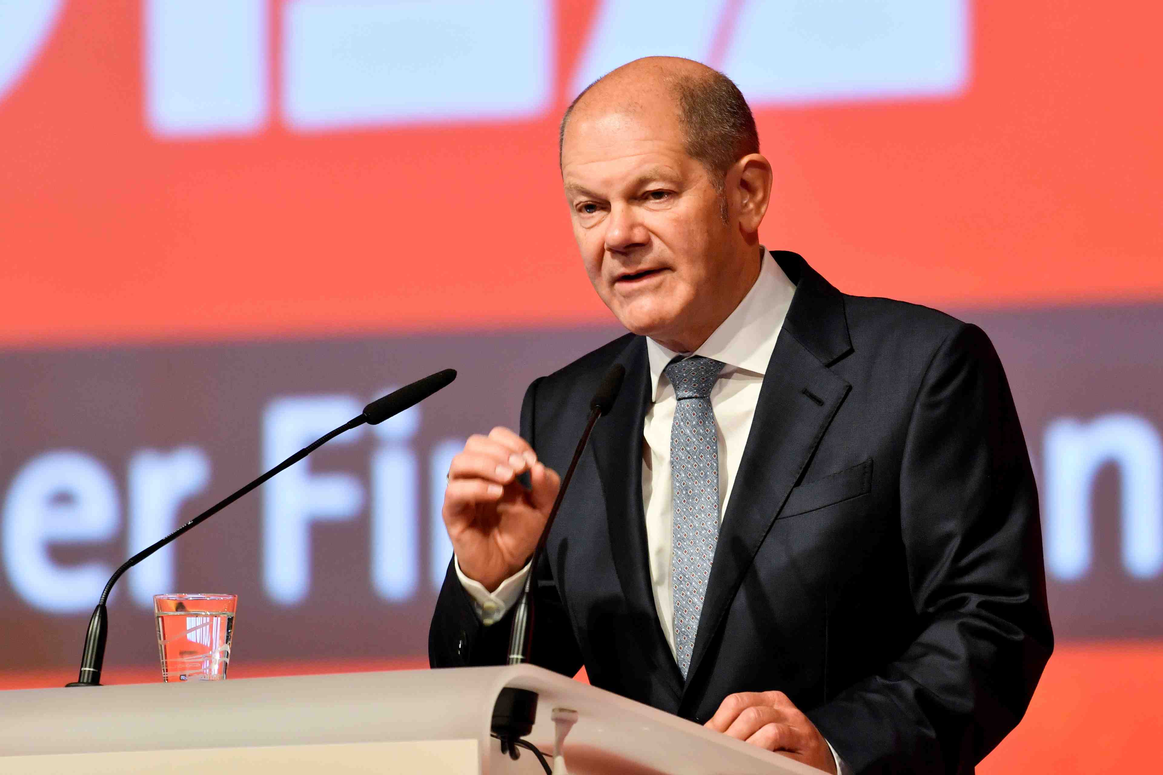 Allemagne: de nouvelles centrales a gaz indispensables pour la securite energetique, dit scholz
