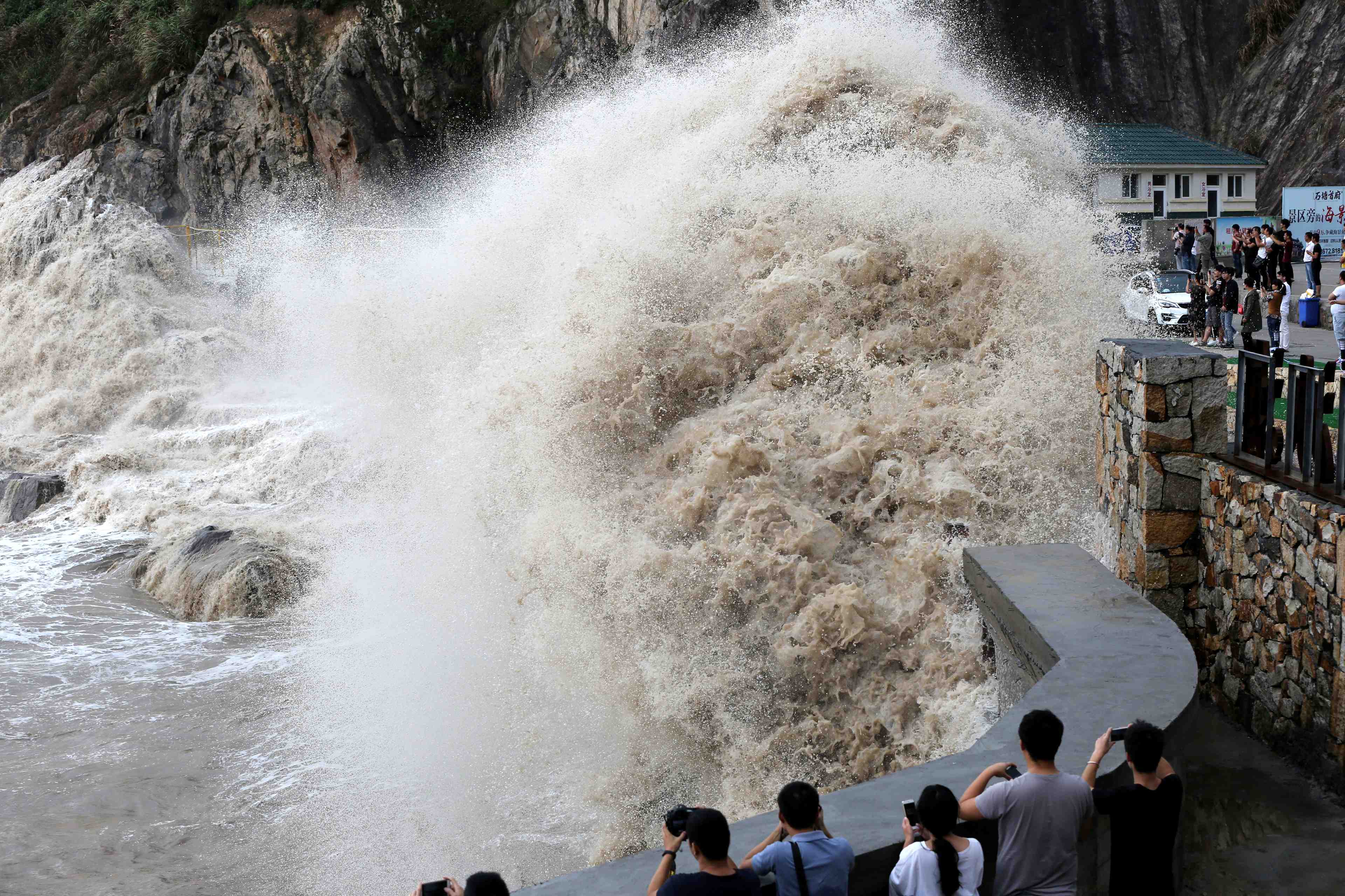 Le typhon talim touchera dimanche le japon