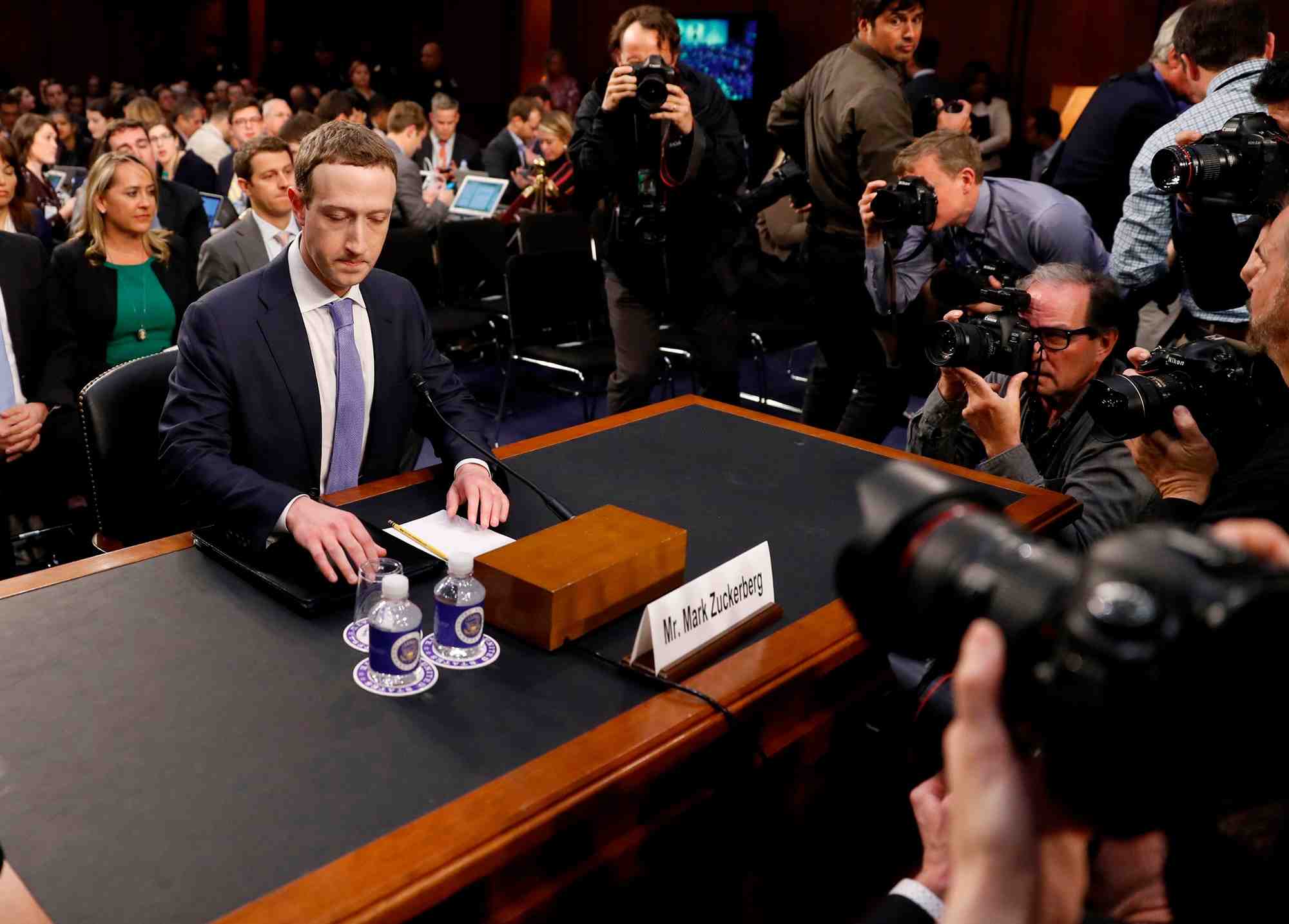 Zuckerberg, Facebook, Cambridge Analytica, vie privée, données personnelles, manipulation politique, publicité, réseau social, Congrès des Etats-Unis, convocation,