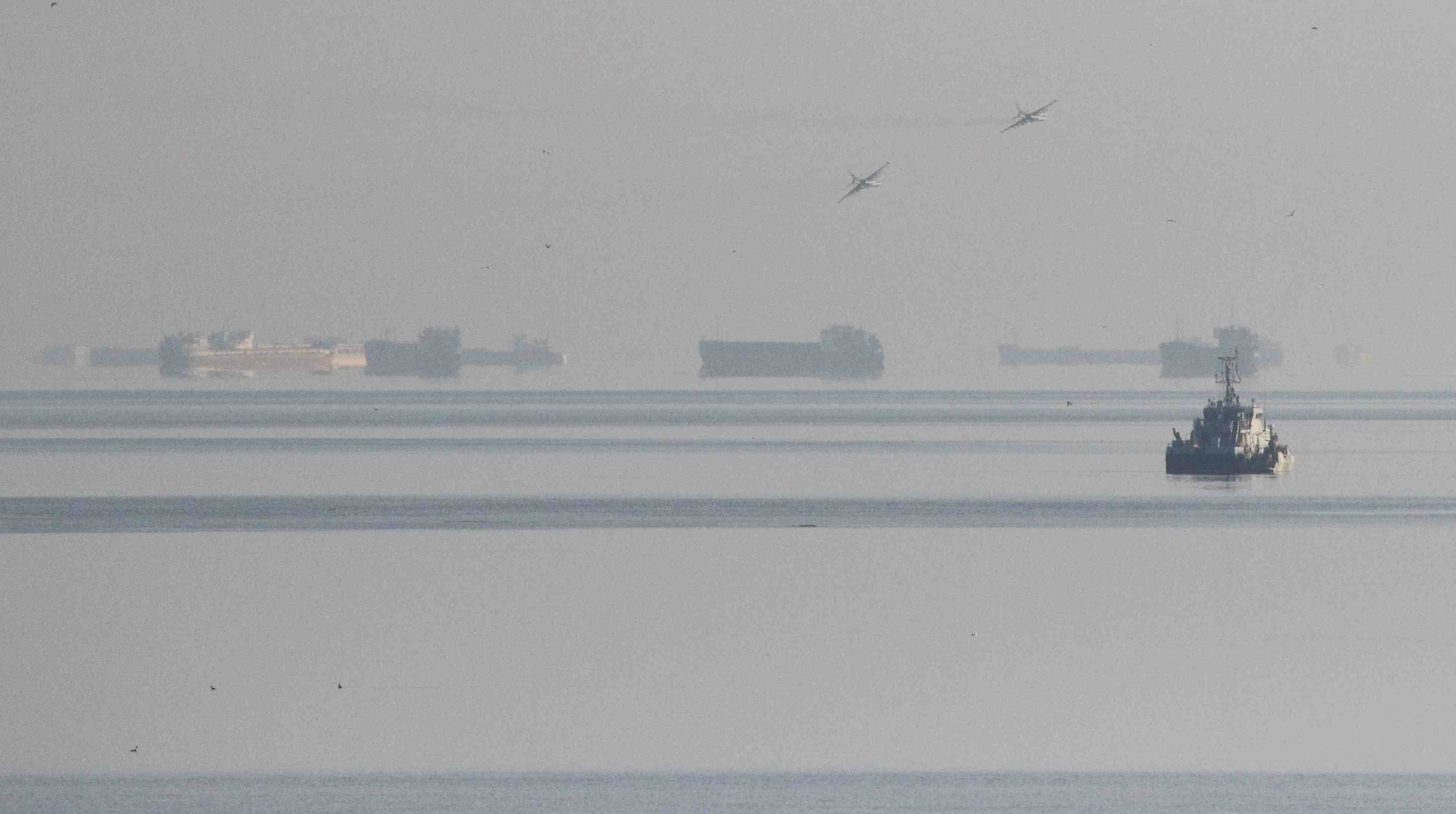 La russie bloque les ports ukrainiens de la mer d'azov