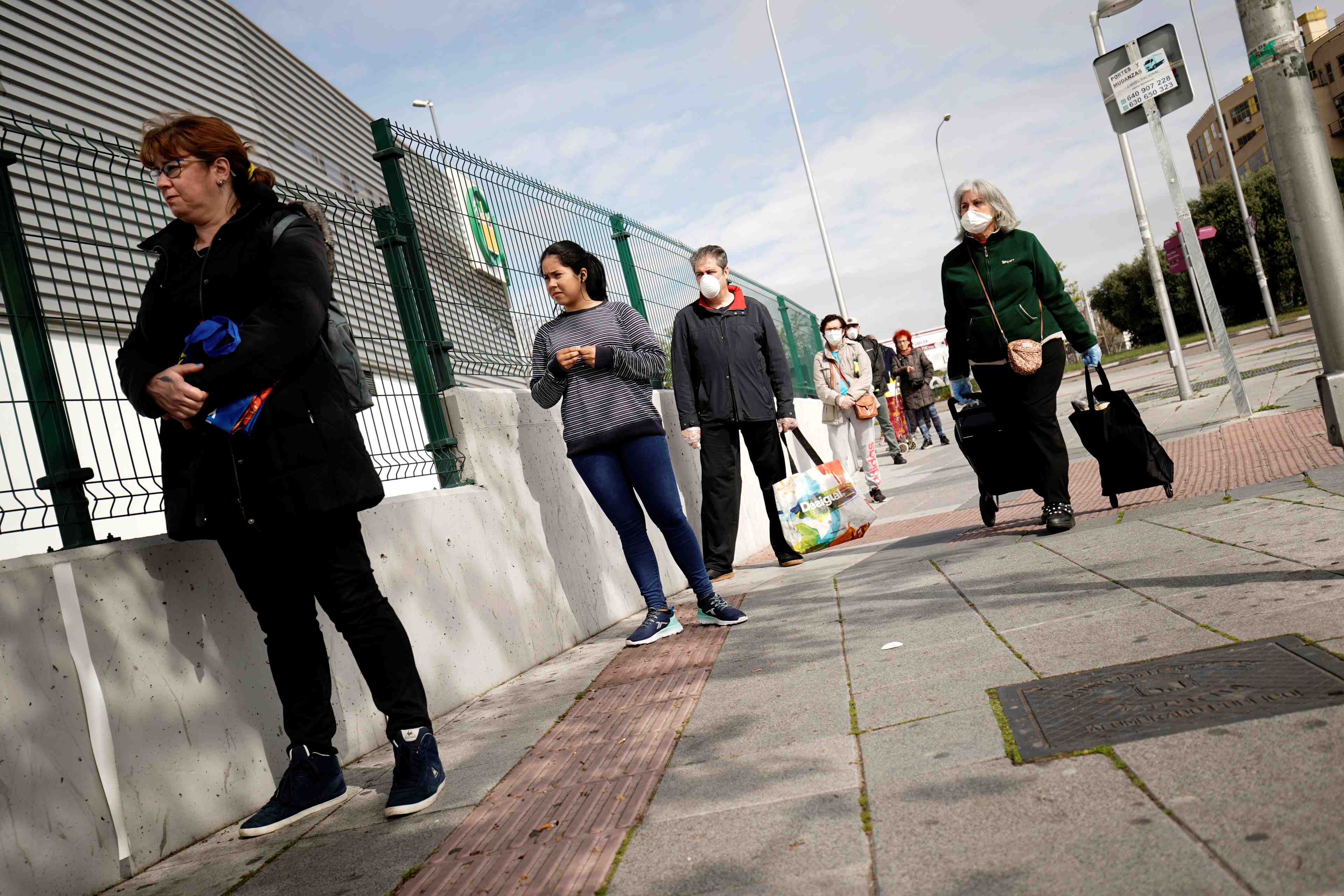 Coronvirus: l'oms previent des risques d'une levee prematuree des restrictions