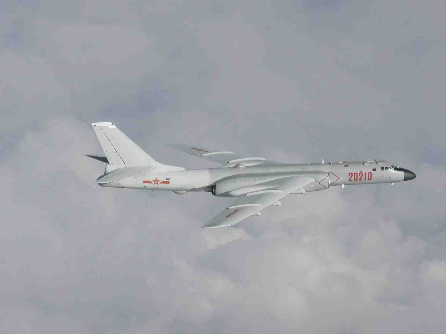 Neuf appareils de l'armee de l'air chinoise penetrent dans l'espace aerien de taiwan