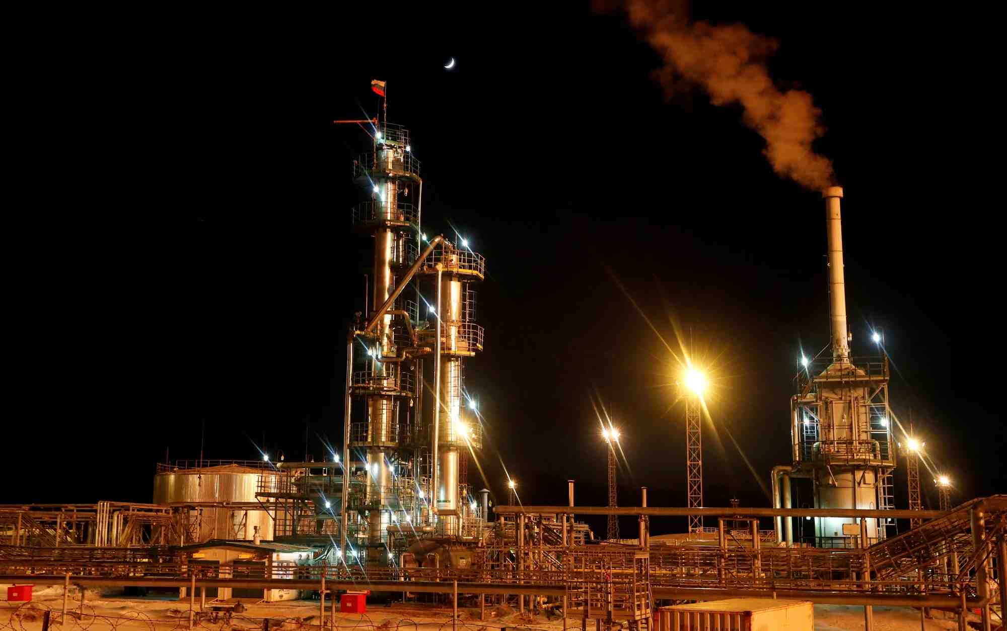 La commission europeenne propose un embargo total sur le petrole russe
