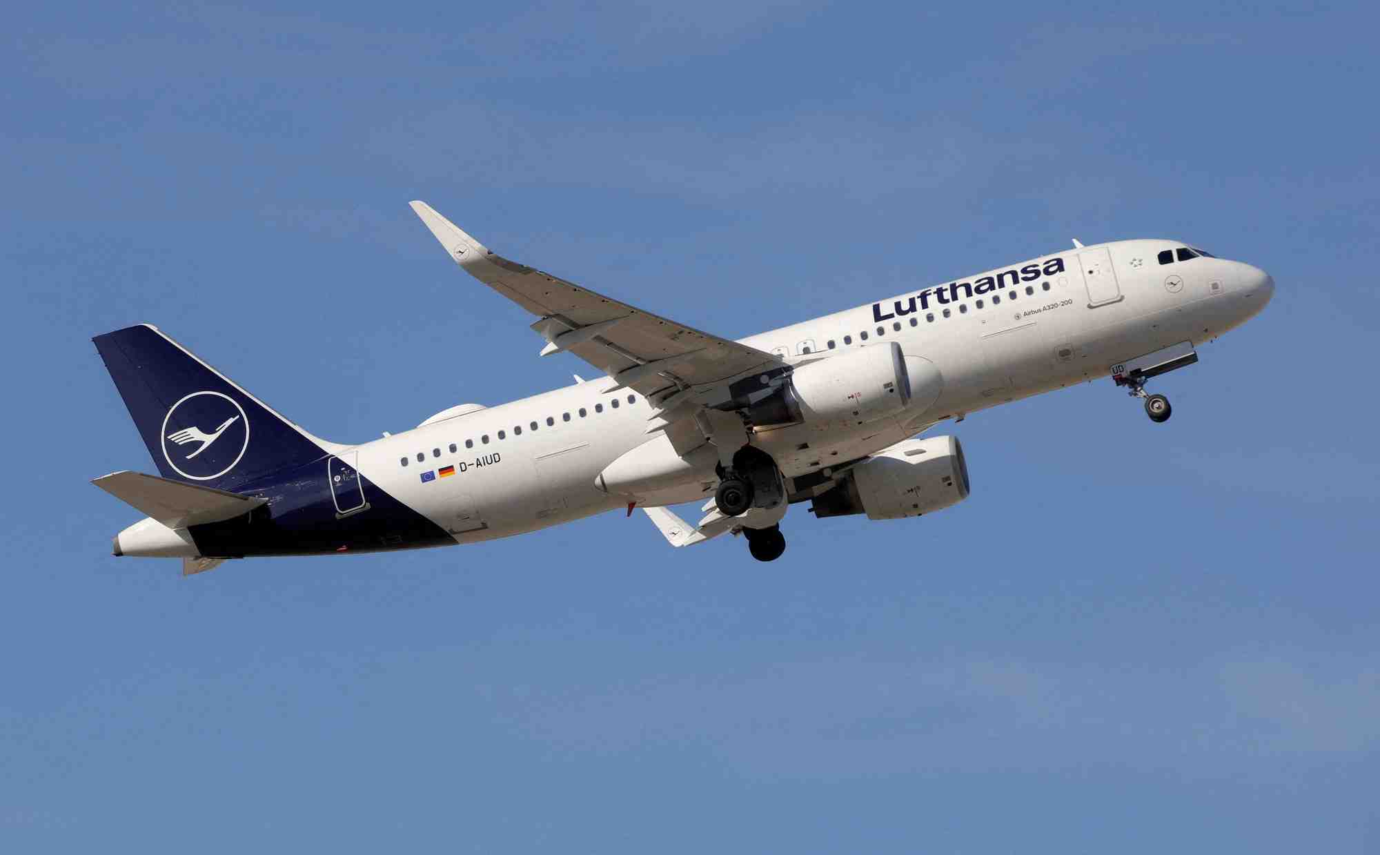 Un avion de ligne de la compagnie aerienne lufthansa