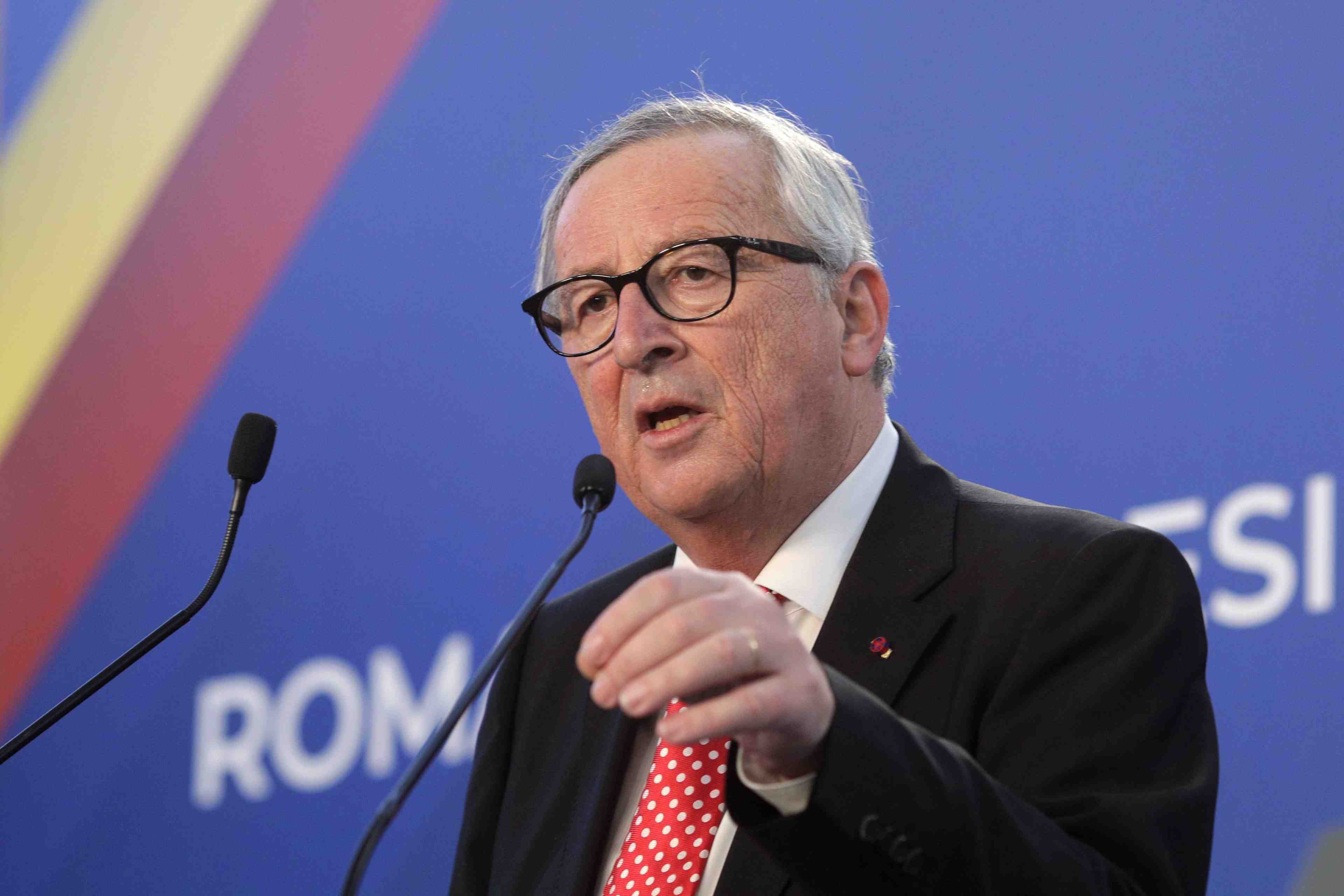Aucun compromis face a la corruption, dit juncker a la roumanie