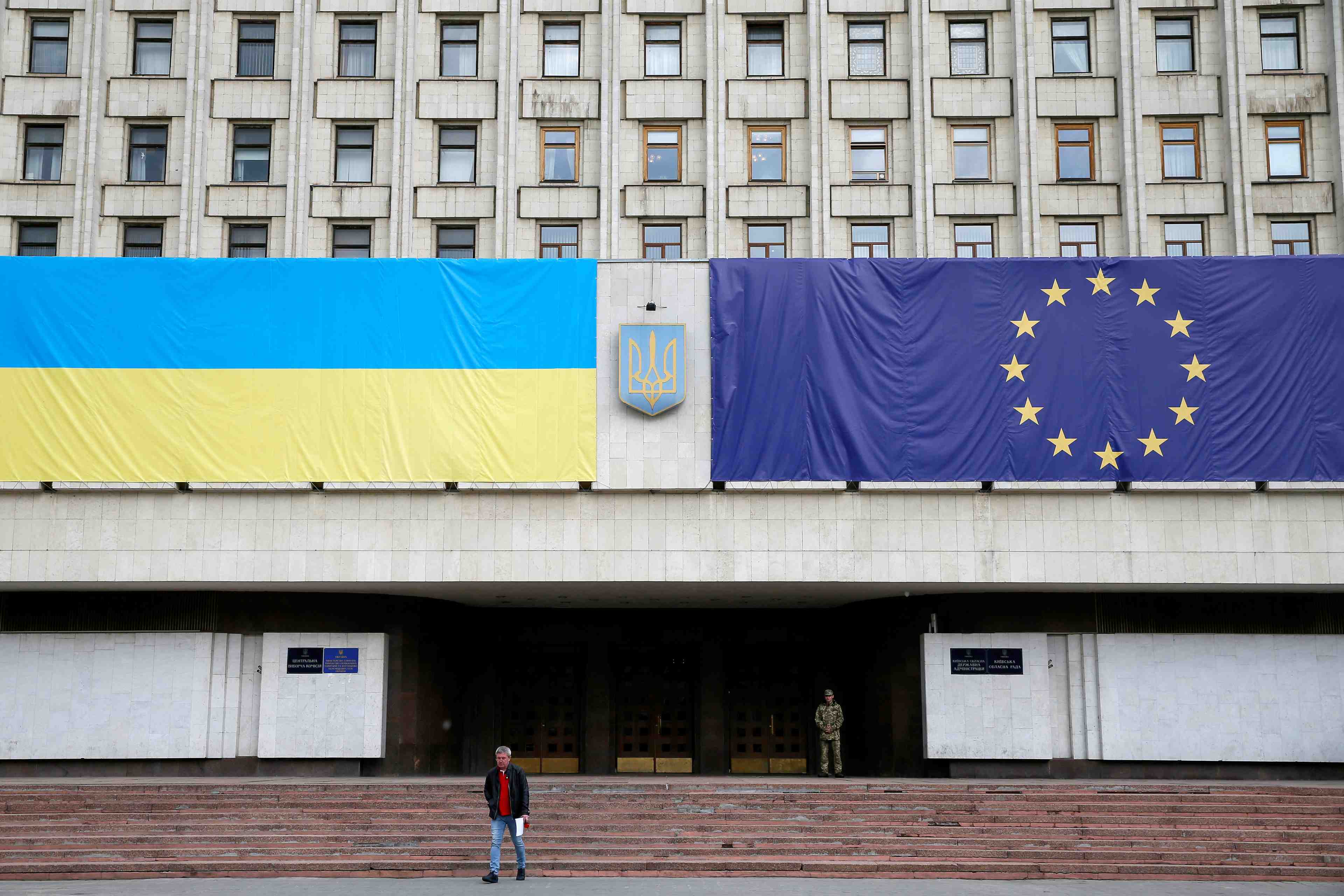 L'ue veut accorder a l'ukraine une aide financiere de 1,2 milliard d'euros
