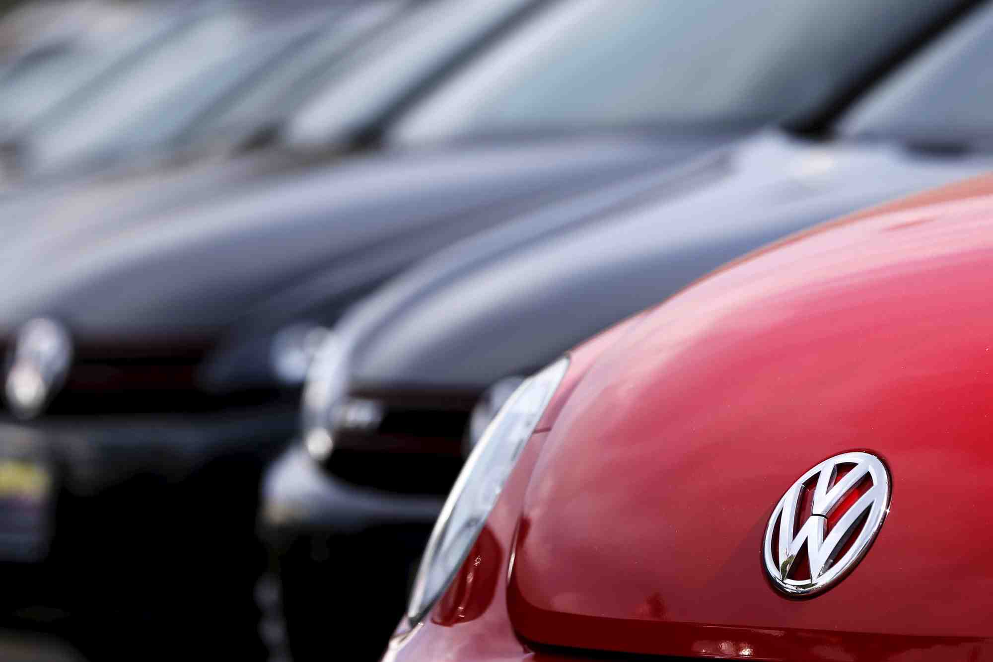 Volkswagen maintient ses previsions, resiste aux difficultes d'approvisionnement
