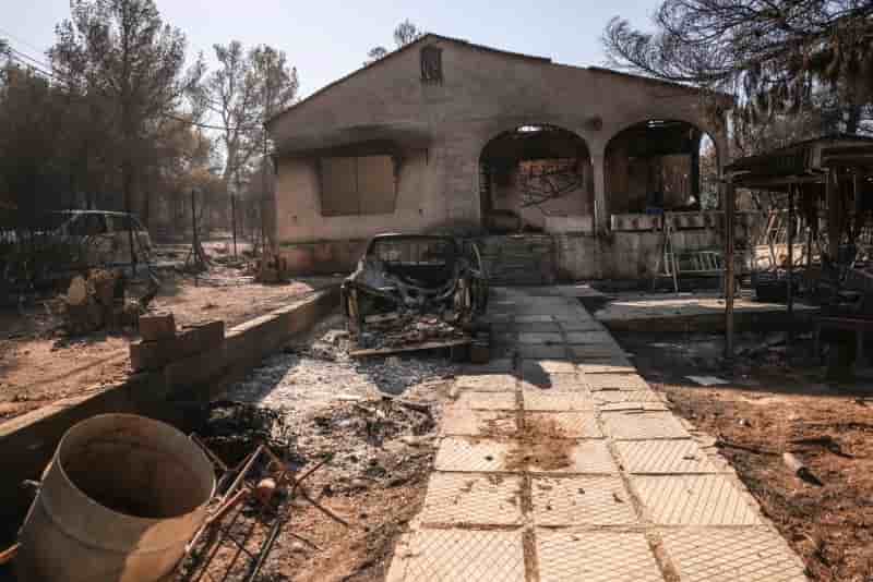 Consequences de l'incendie de foret pres d'athenes