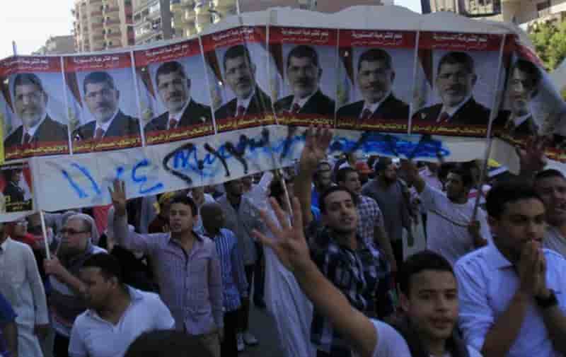 Les Frères musulmans appellent à manifester jusqu'au procès Morsi