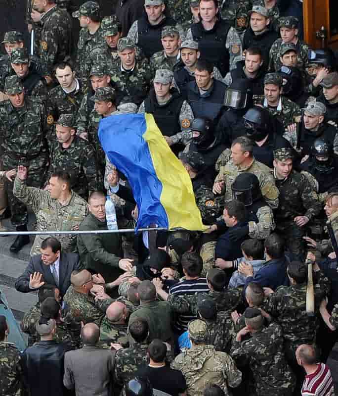 Le FMI vote une aide de 17 milliards de dollars pour l'Ukraine