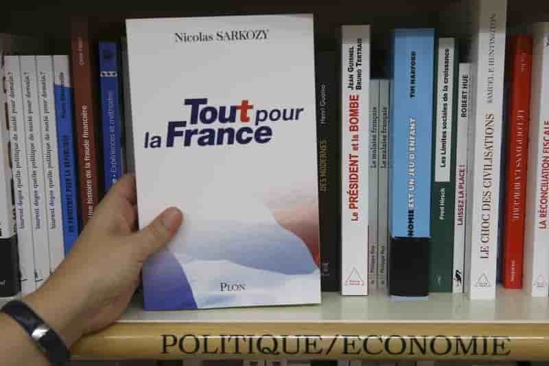 Manuel valls fustige le programme de nicolas sarkozy
