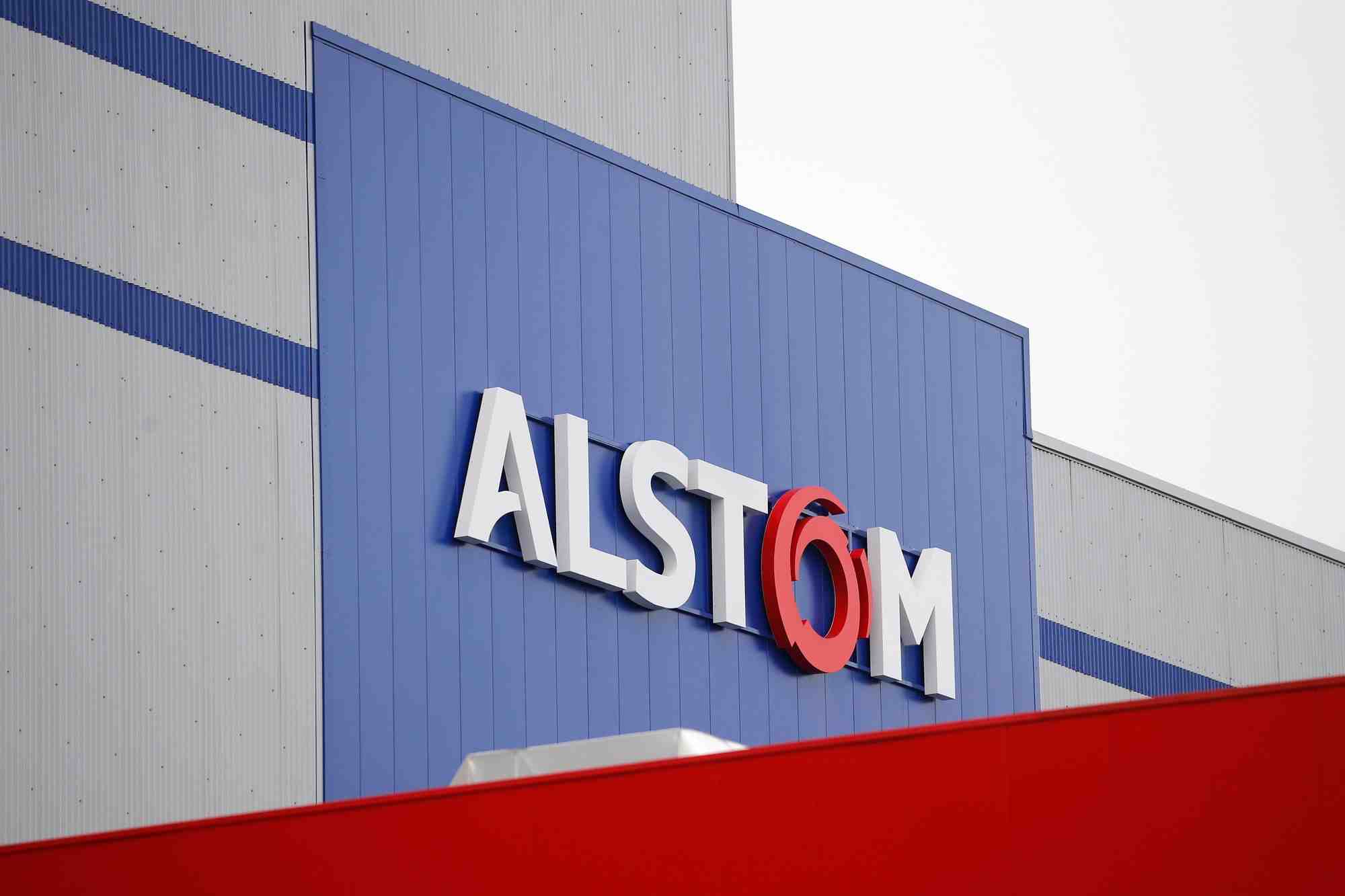 Alstom finalise le rachat des activites ferroviaires de bombardier