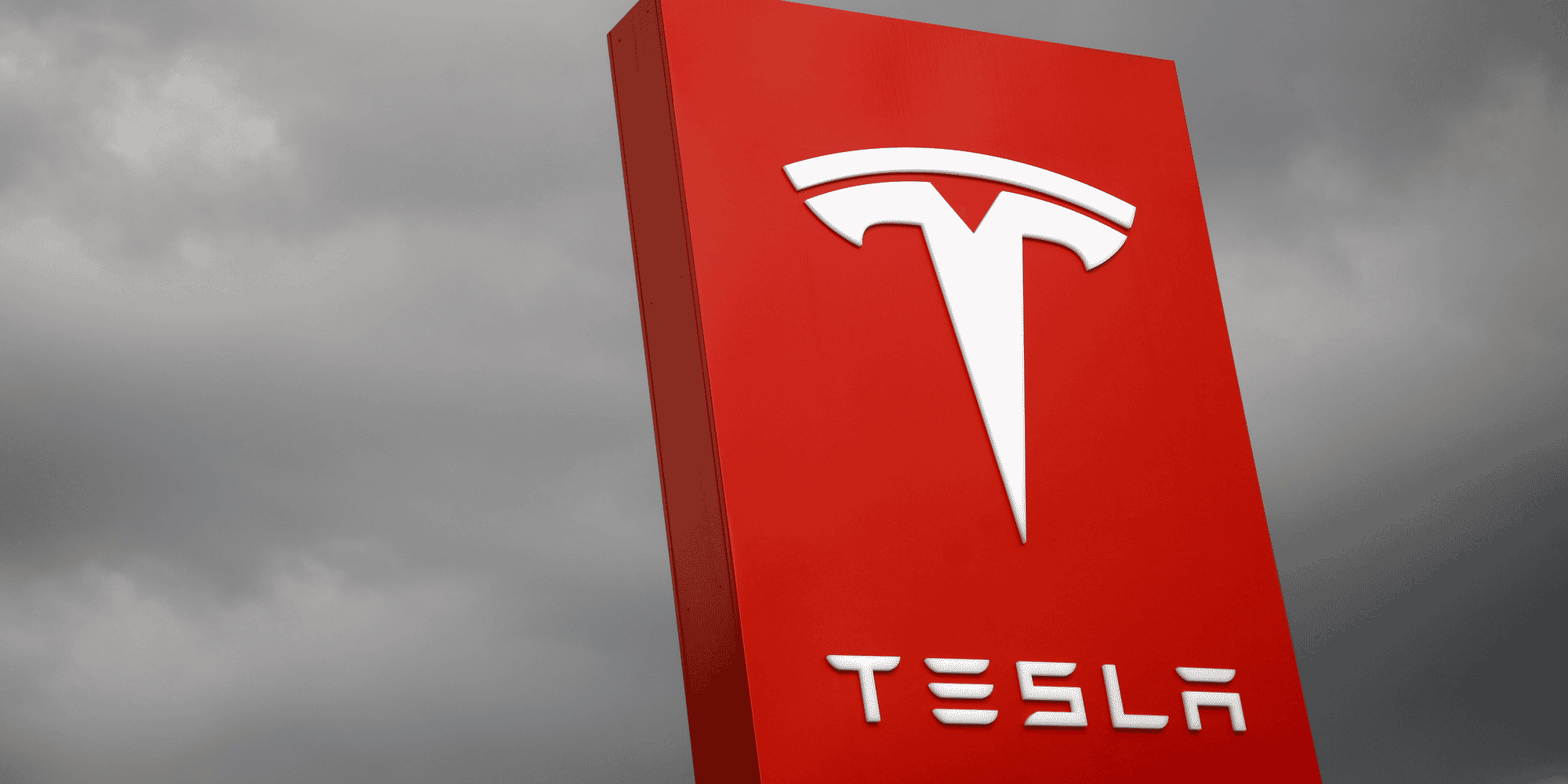 Les etats-unis lancent une enquete sur le systeme autopilot de tesla