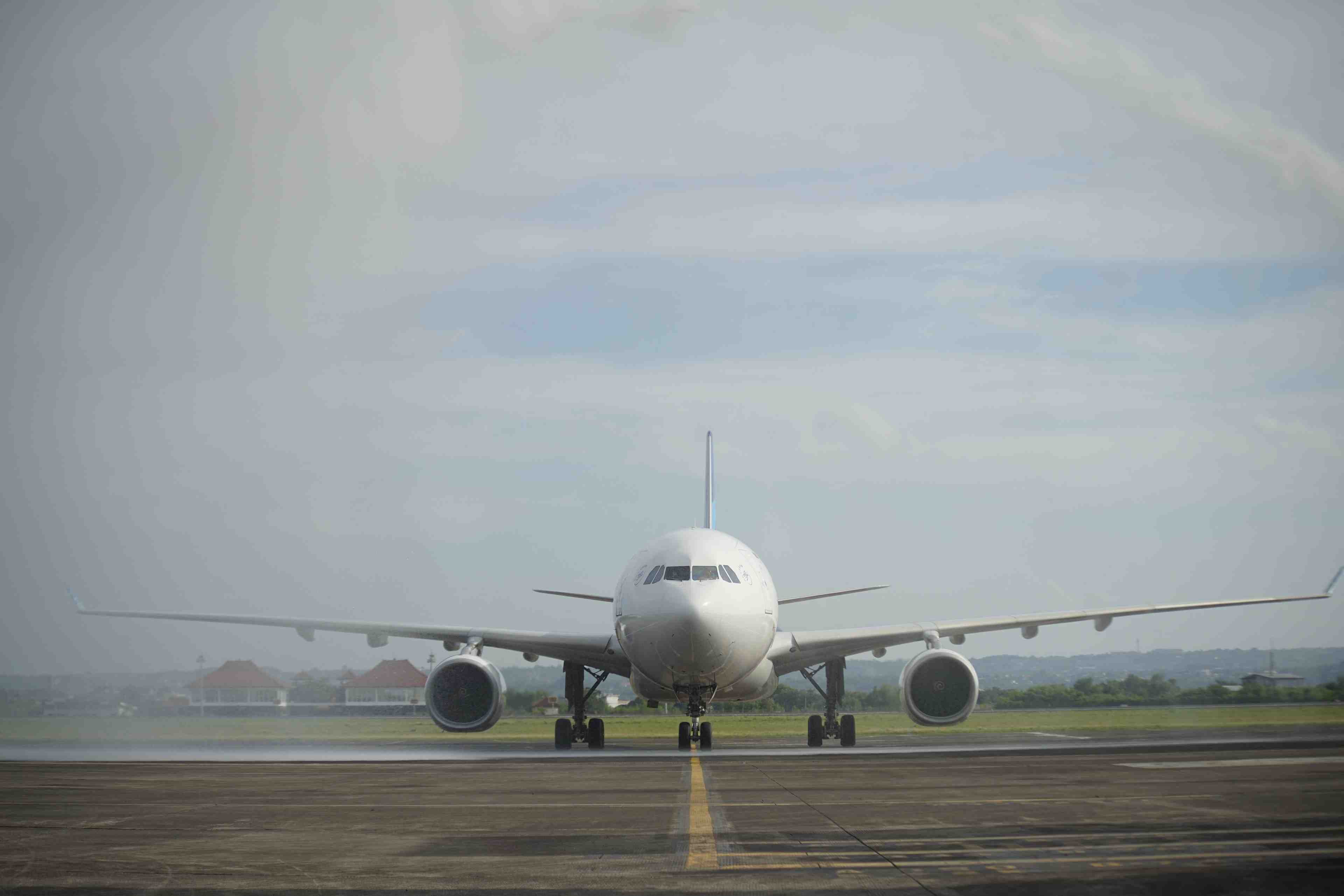 Bali accueille le premier vol touristique international depuis deux ans