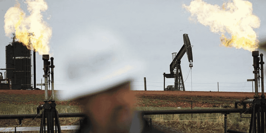 Champ pétrolier dans le Dakota du Nord (Etats-Unis).