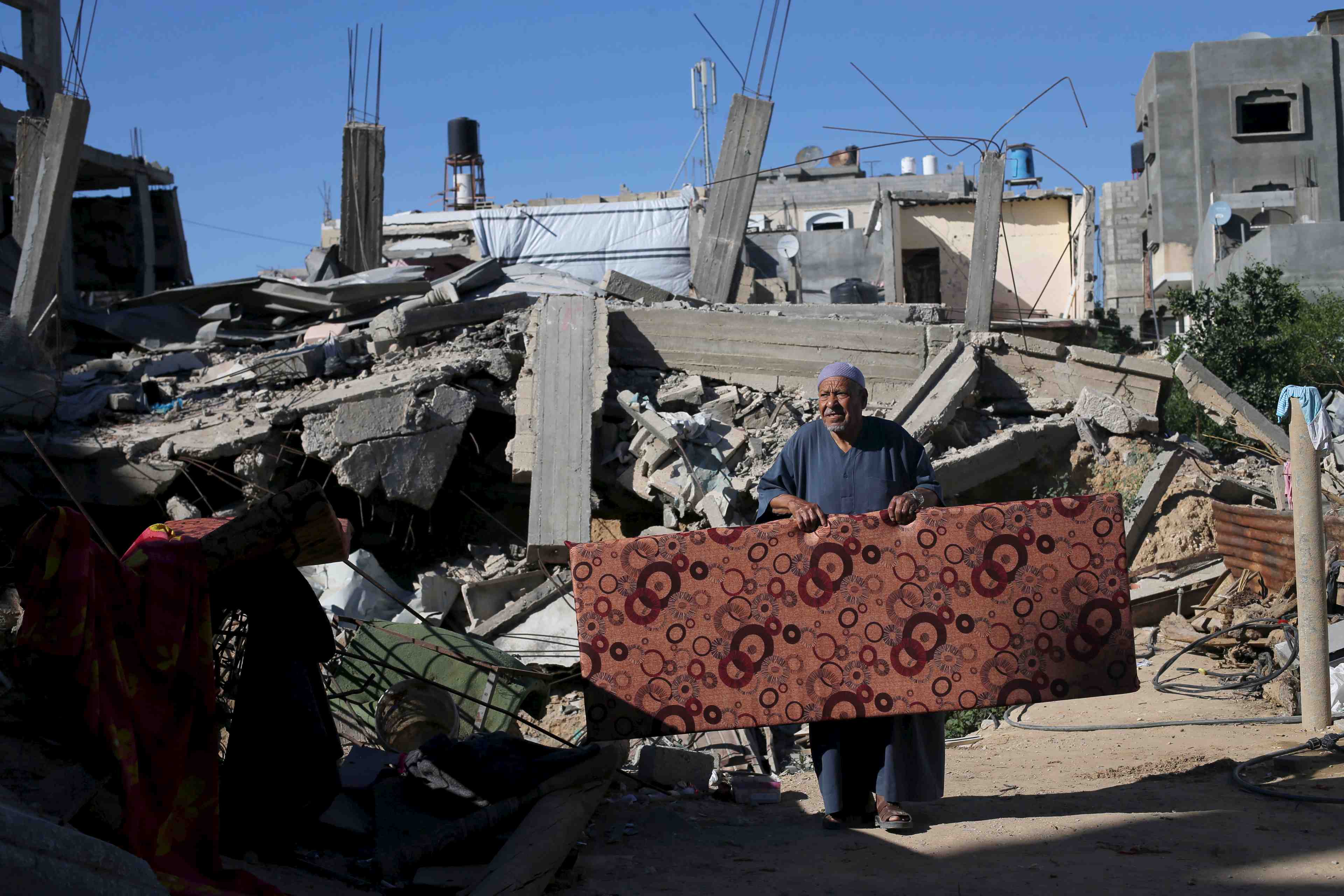 Les palestiniens remettent des documents a la cpi sur gaza