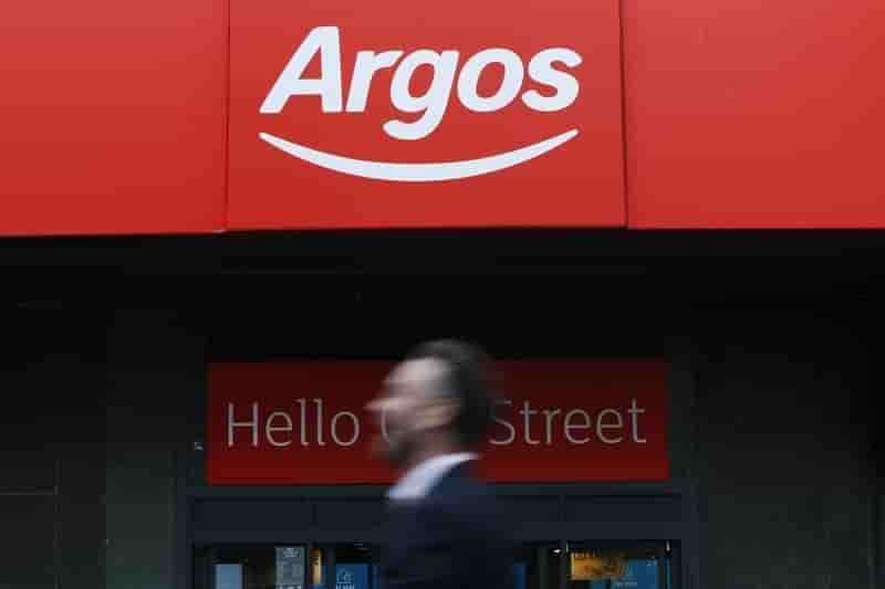 Steinhoff lance une offre rivale sur home retail
