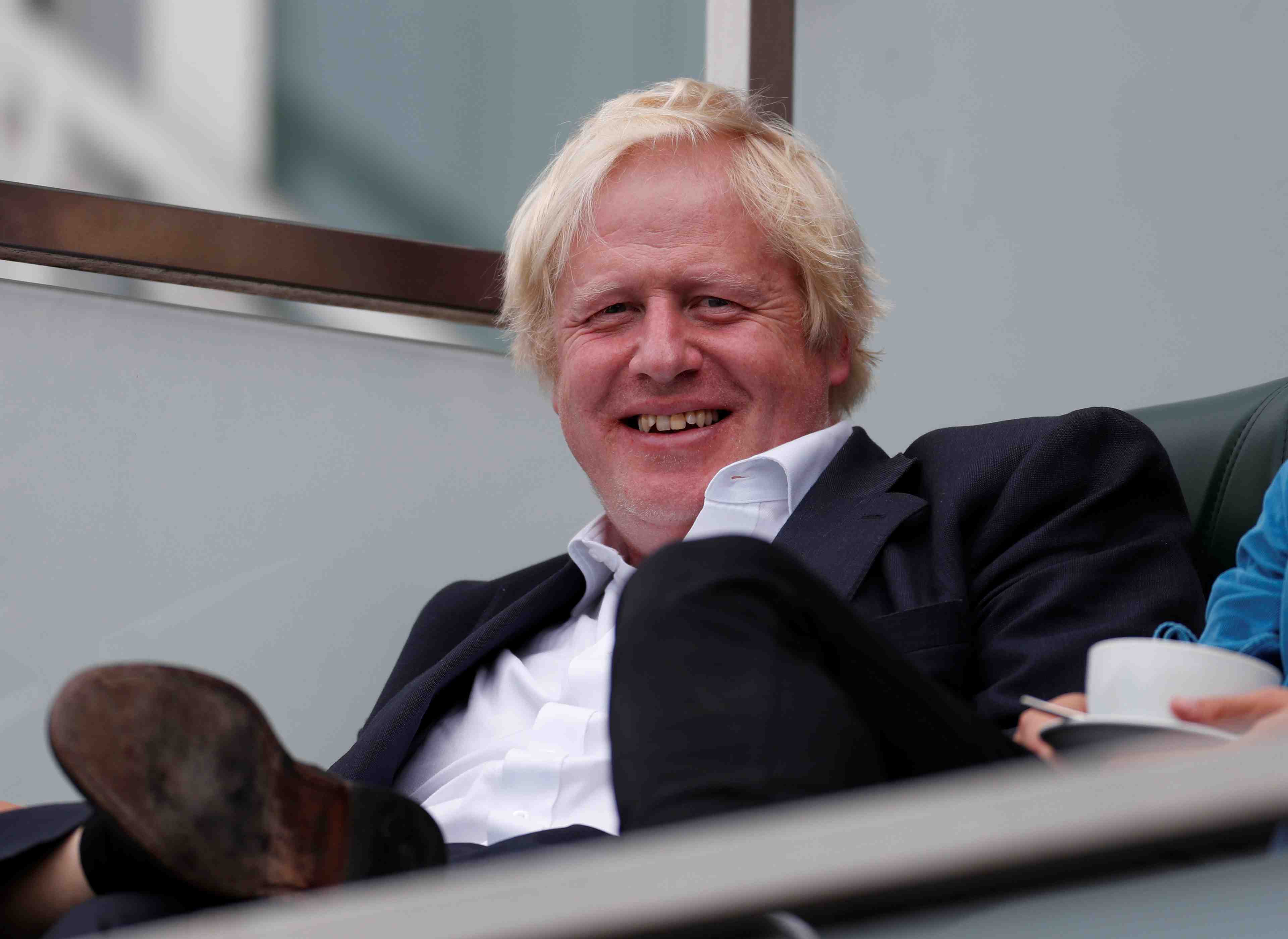 Boris johnson dit n'avoir rien contre theresa may