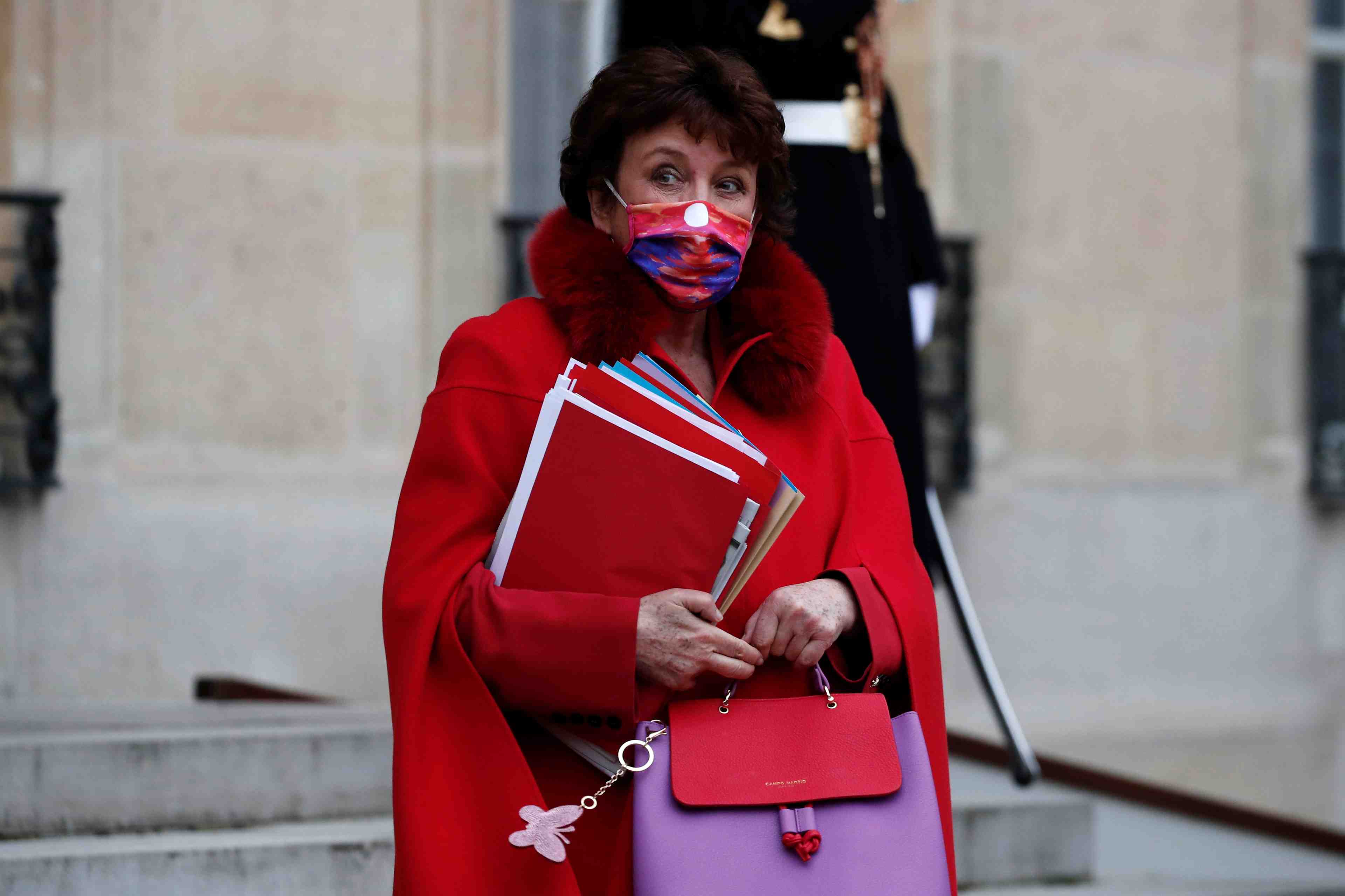 France: possible reouverture echelonnee pour la culture, dit bachelot