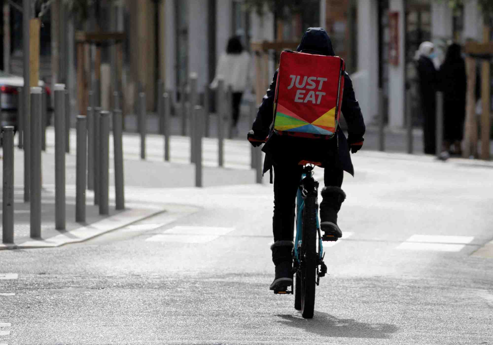 Just eat takeaway: chiffre d'affaires en deca des attentes au 1er semestre, maintient des previsions