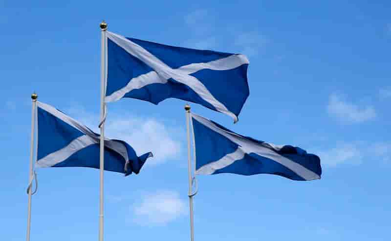 Pour et contre l'indépendance de l'Ecosse au coude-à-coude