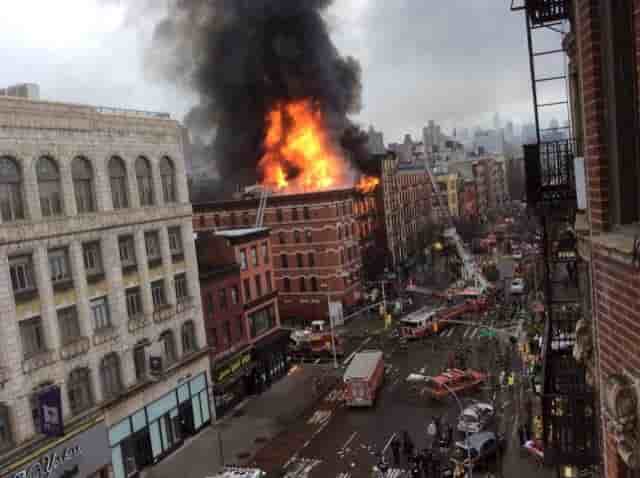 Spectaculaire incendie a manhattan
