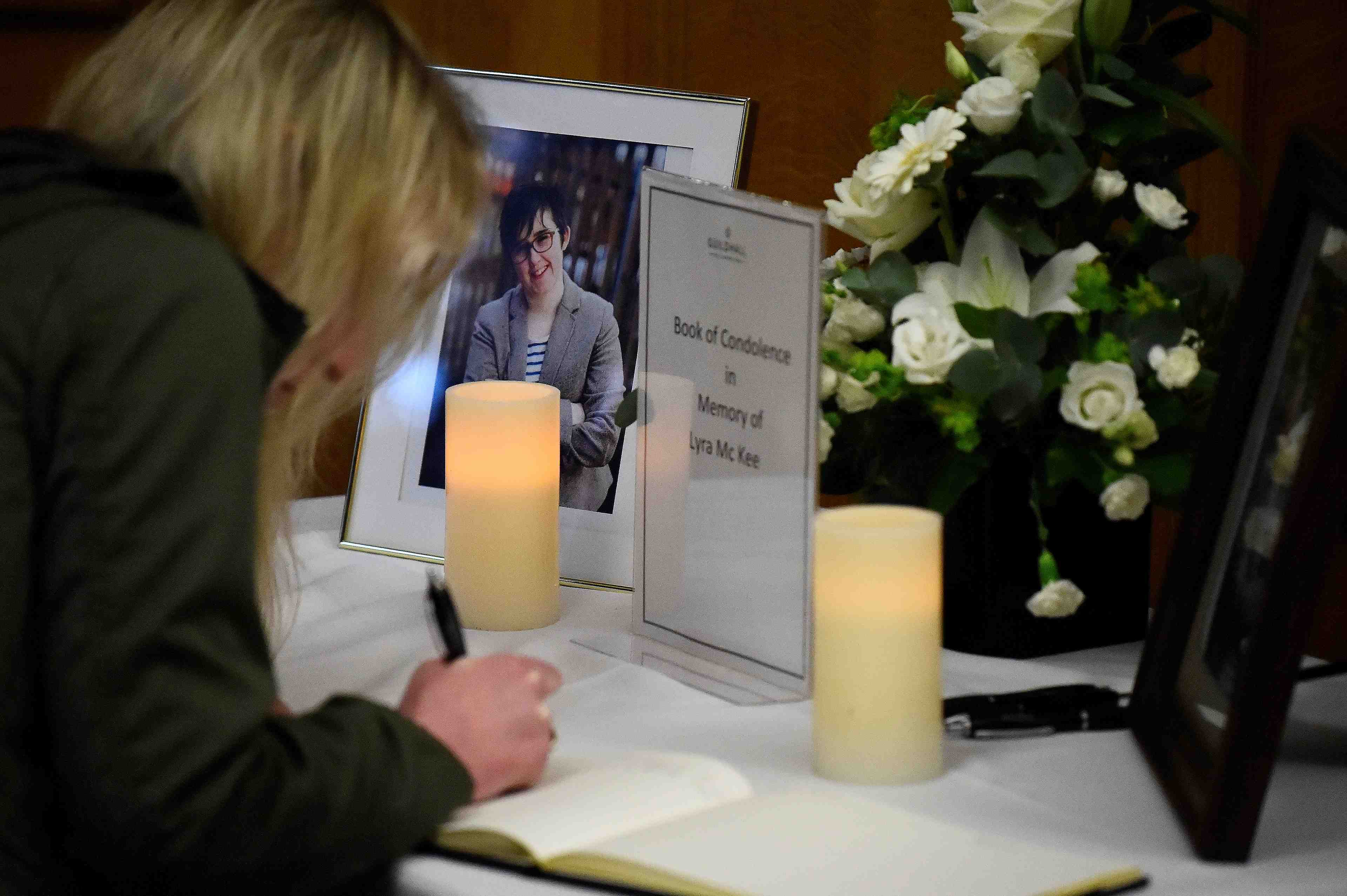 La nouvelle ira s'excuse pour la mort d'une journaliste en ulster