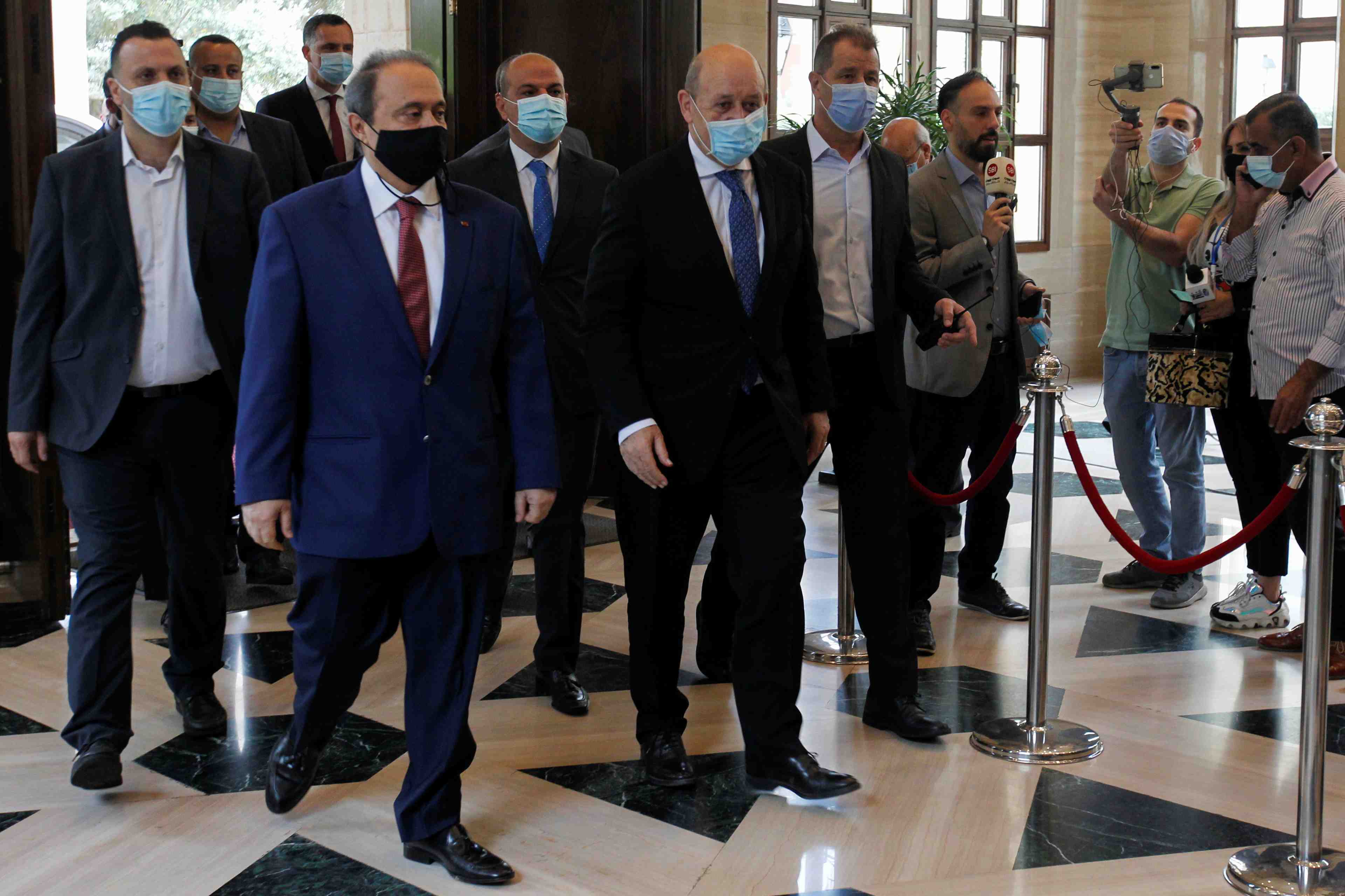 A beyrouth, le drian menace d'accentuer la pression sur les dirigeants libanais