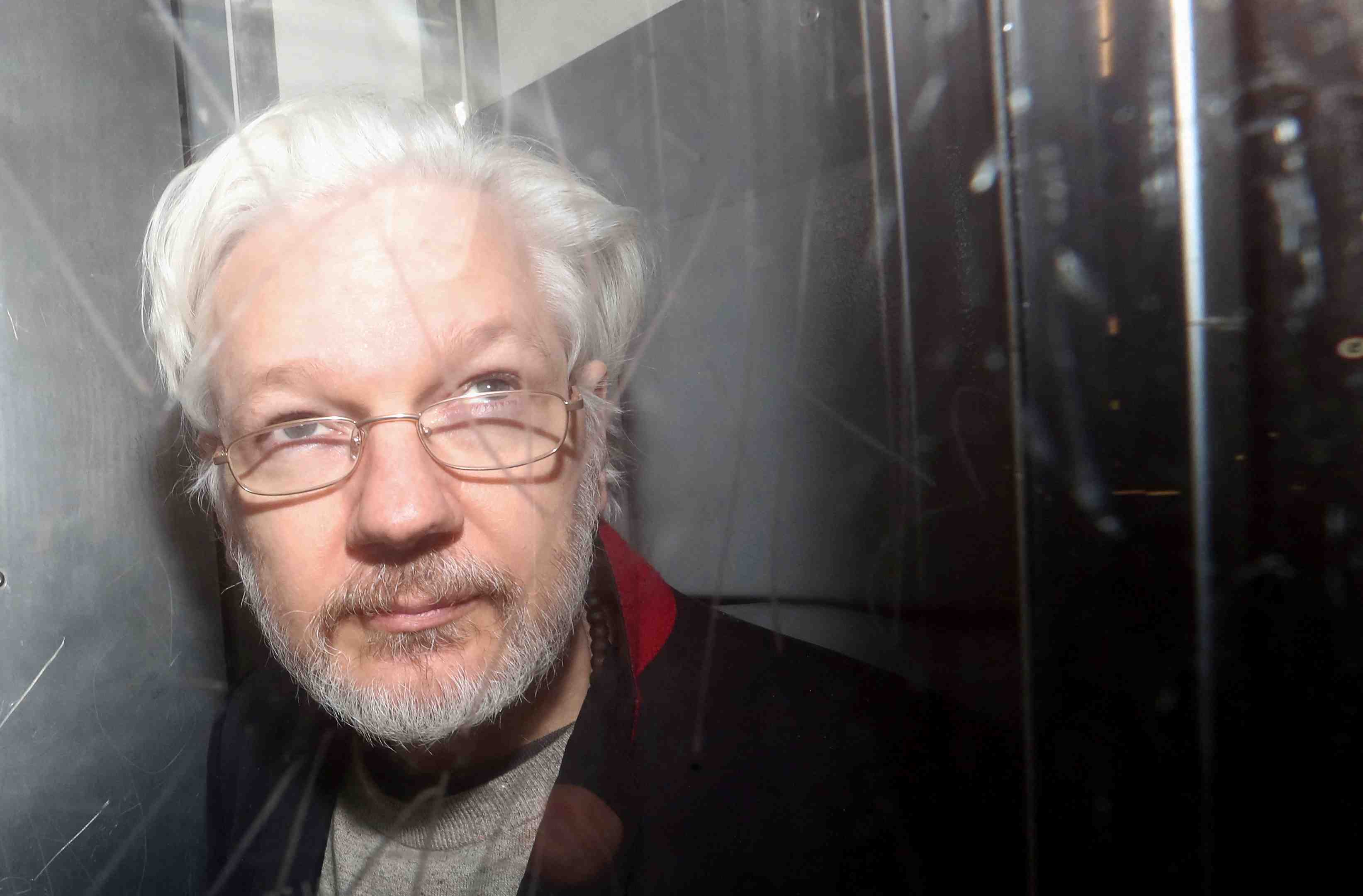 La justice britannique valide l'extradition de julian assange vers les usa