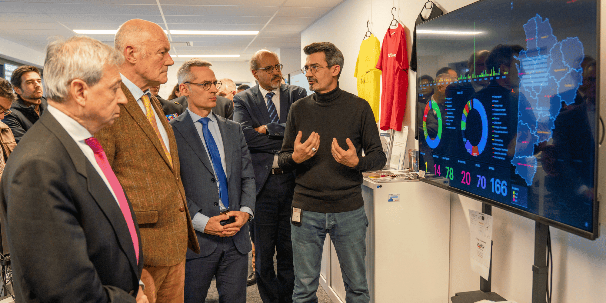 Face à la croissance des cybermenaces, le préfet de région Étienne Guyot, le président du conseil régional Alain Rousset, et le président et le directeur du Cyber Campus Nouvelle-Aquitaine, Mathieu Hazouard et Guy Flament, ont signé une convention pour coordonner leurs actions le 8 janvier 2024.