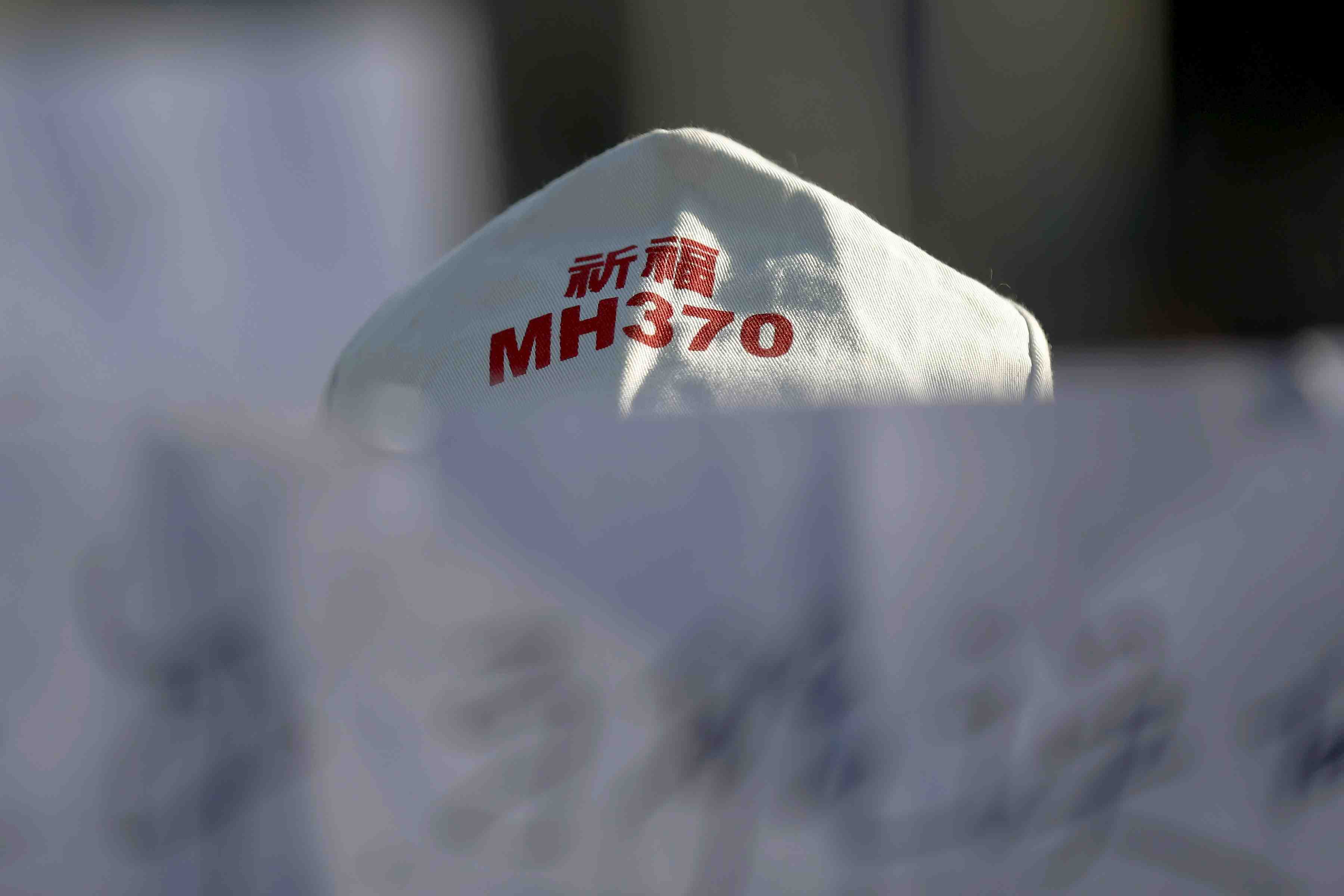 Des debris du vol mh370 tres probablement retrouves au mozambique