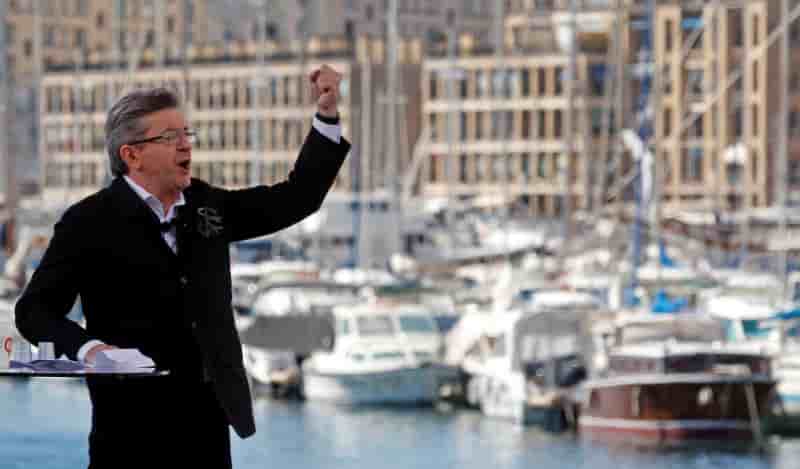Melenchon gagne six points et passe devant fillon