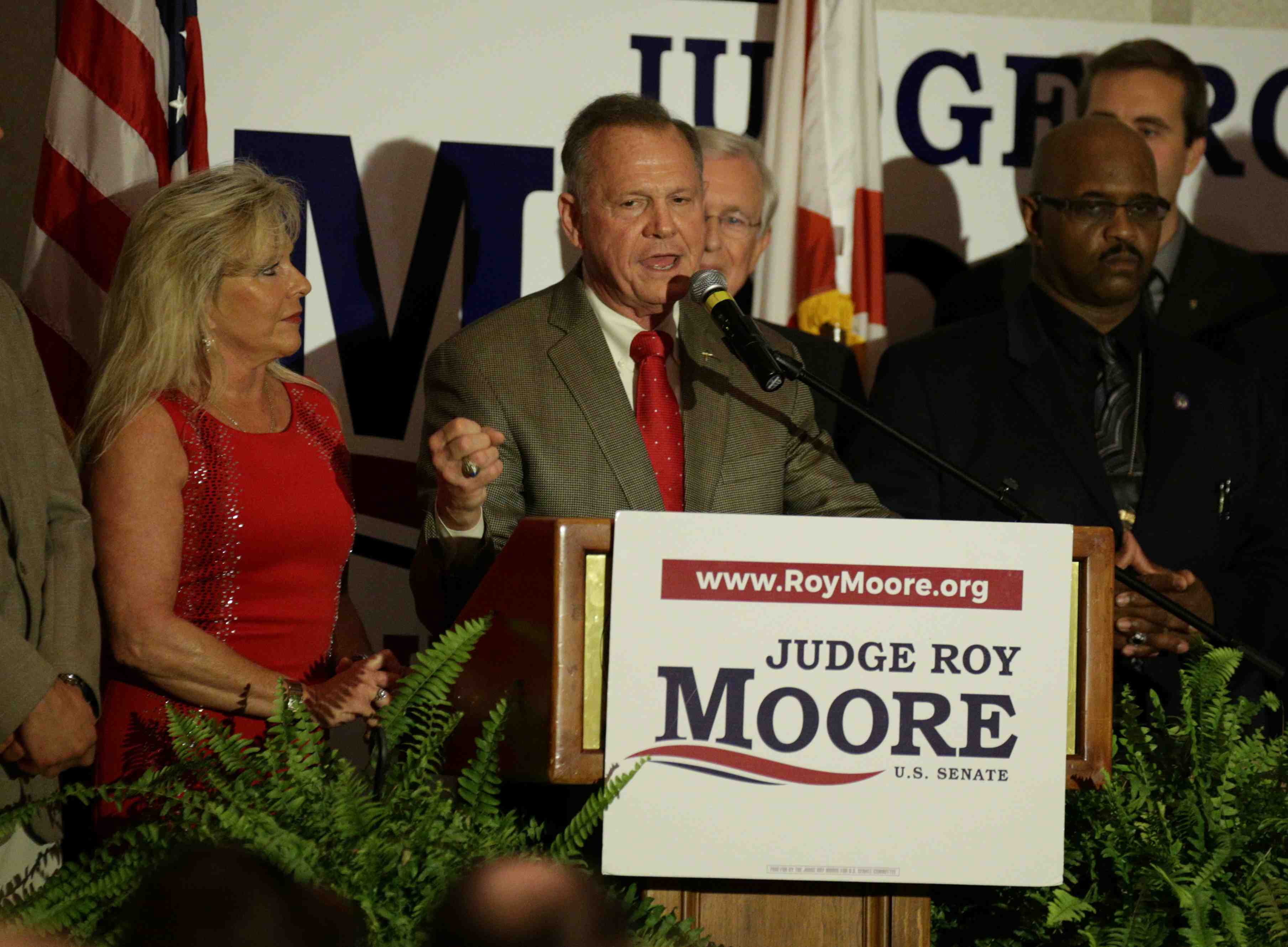 Les republicains de l'alabama preferent un ultraconservateur au candidat de trump