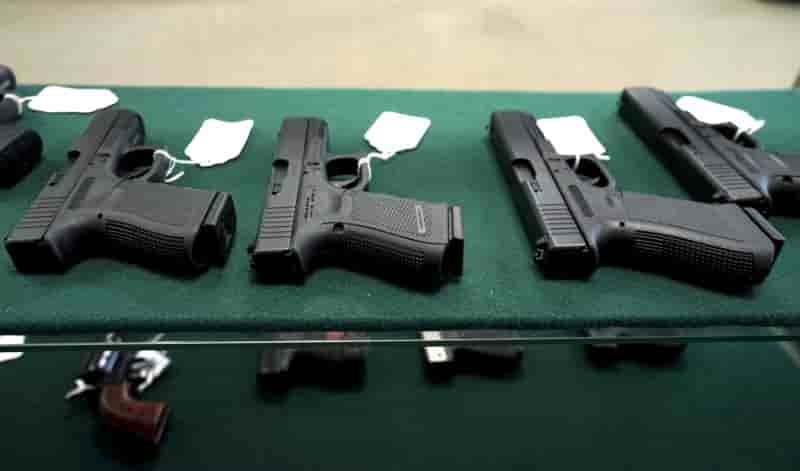 Sondage: les americains pour des vigiles armes dans les ecoles