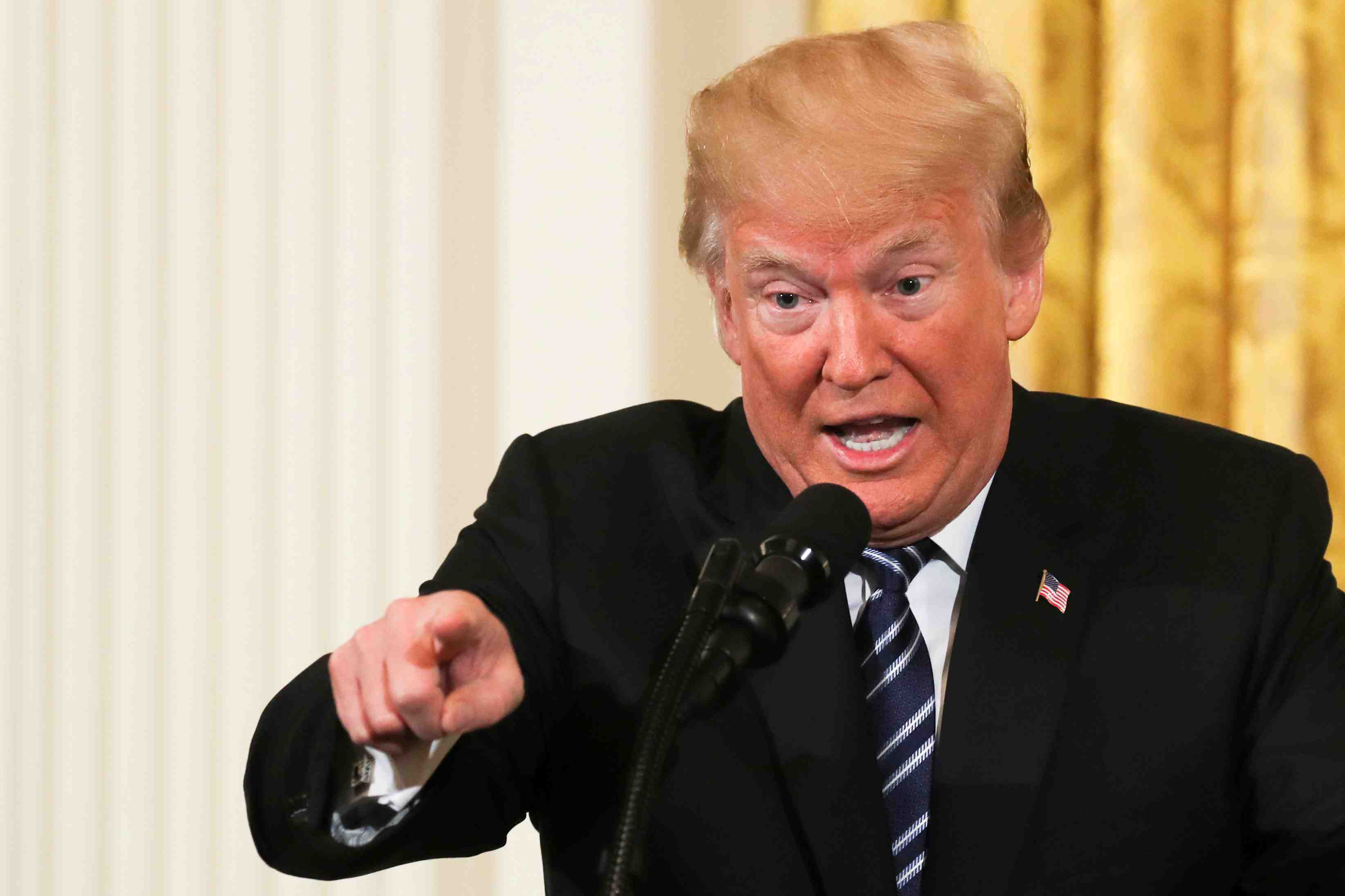 Trump laisse entendre que le fbi a "infiltre" sa campagne