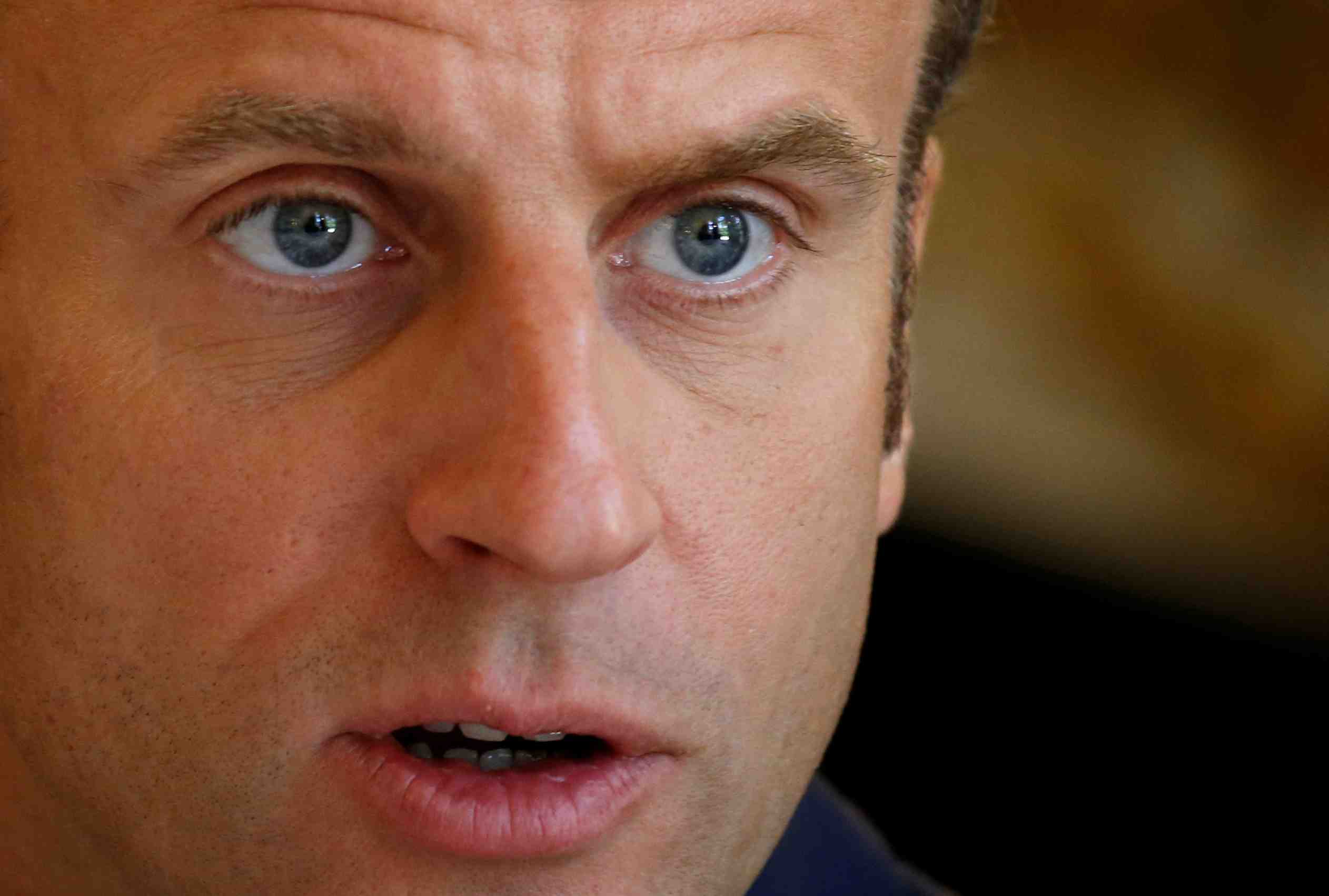 Macron denonce une "prise en otages" des bacheliers