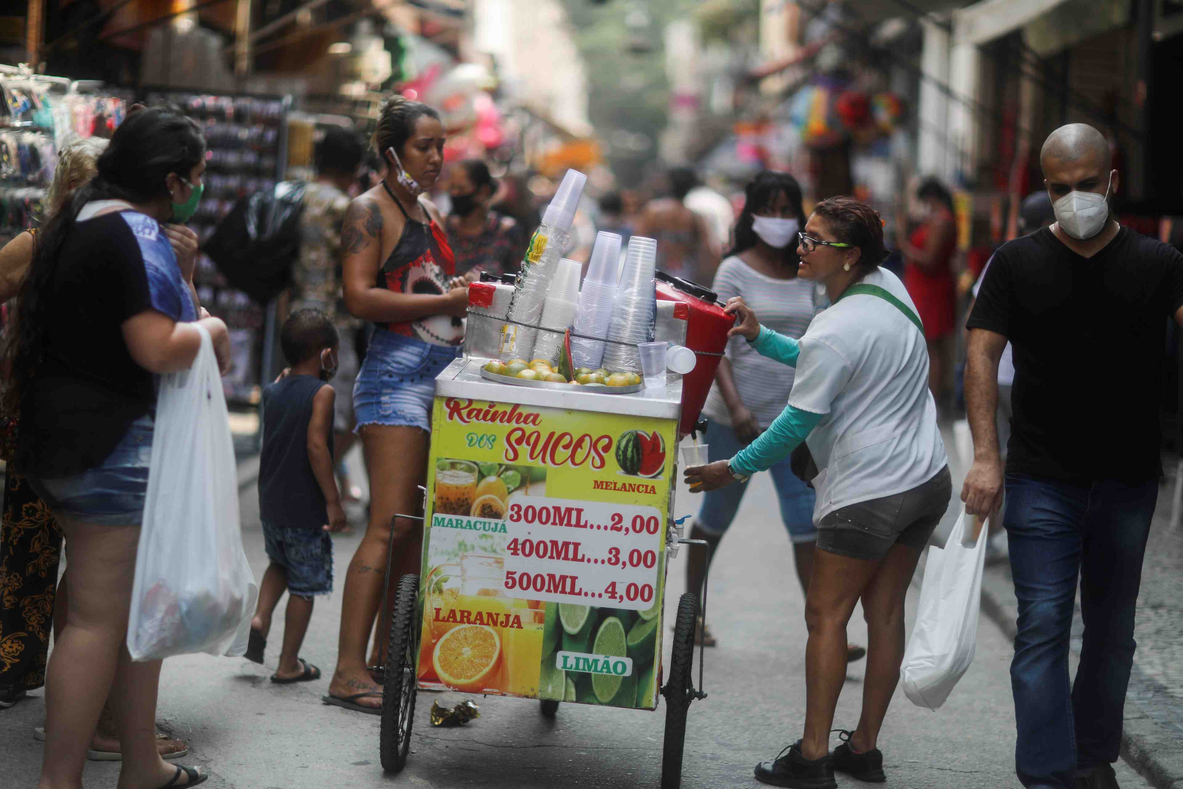 Coronavirus: pres de 500 deces supplementaires au bresil