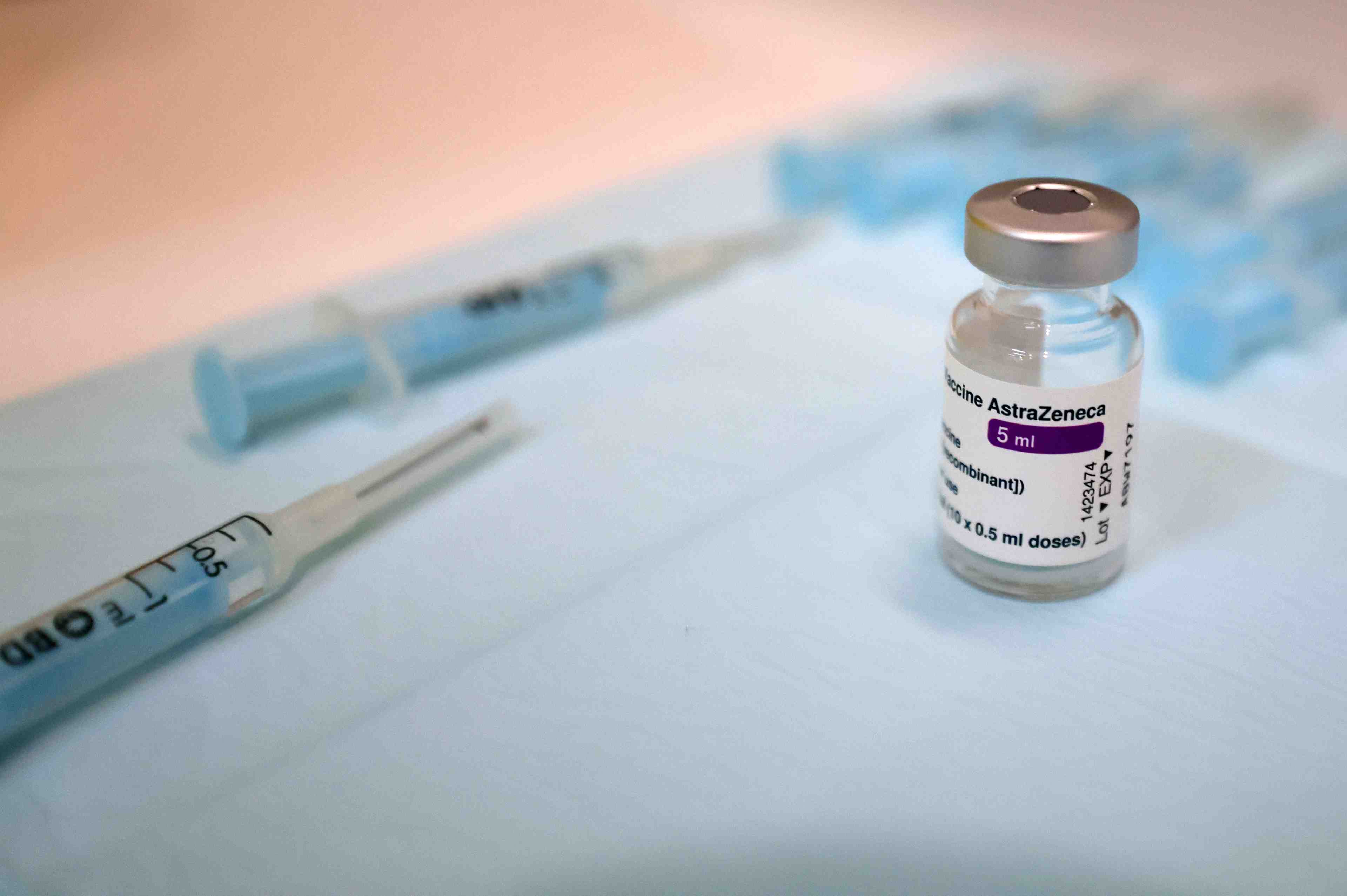 L'ema examine un lien eventuel entre le vaccin d'astrazeneca et le syndrome de guillain-barre