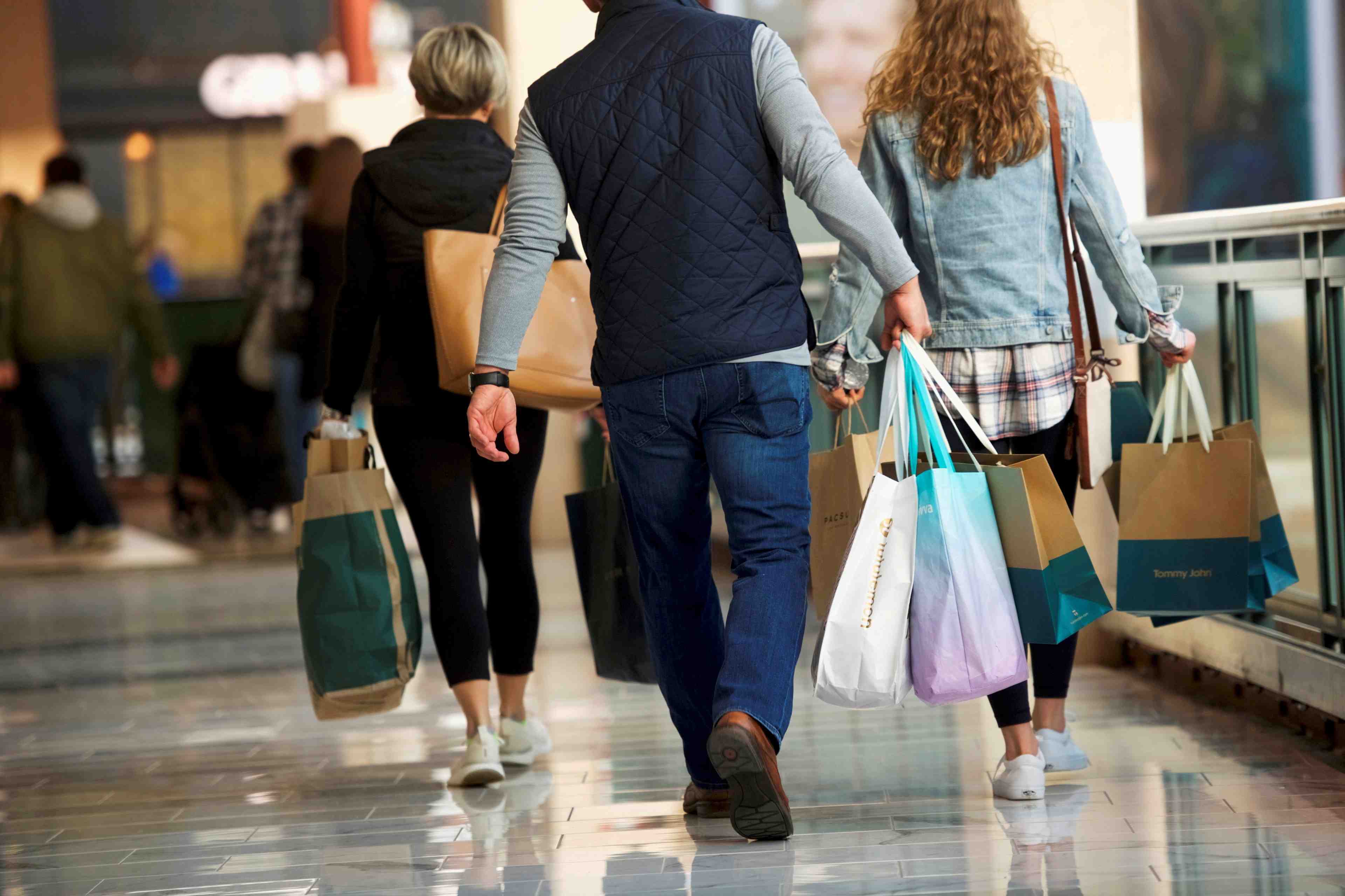 Etats-unis: hausse surprise des ventes au detail en aout