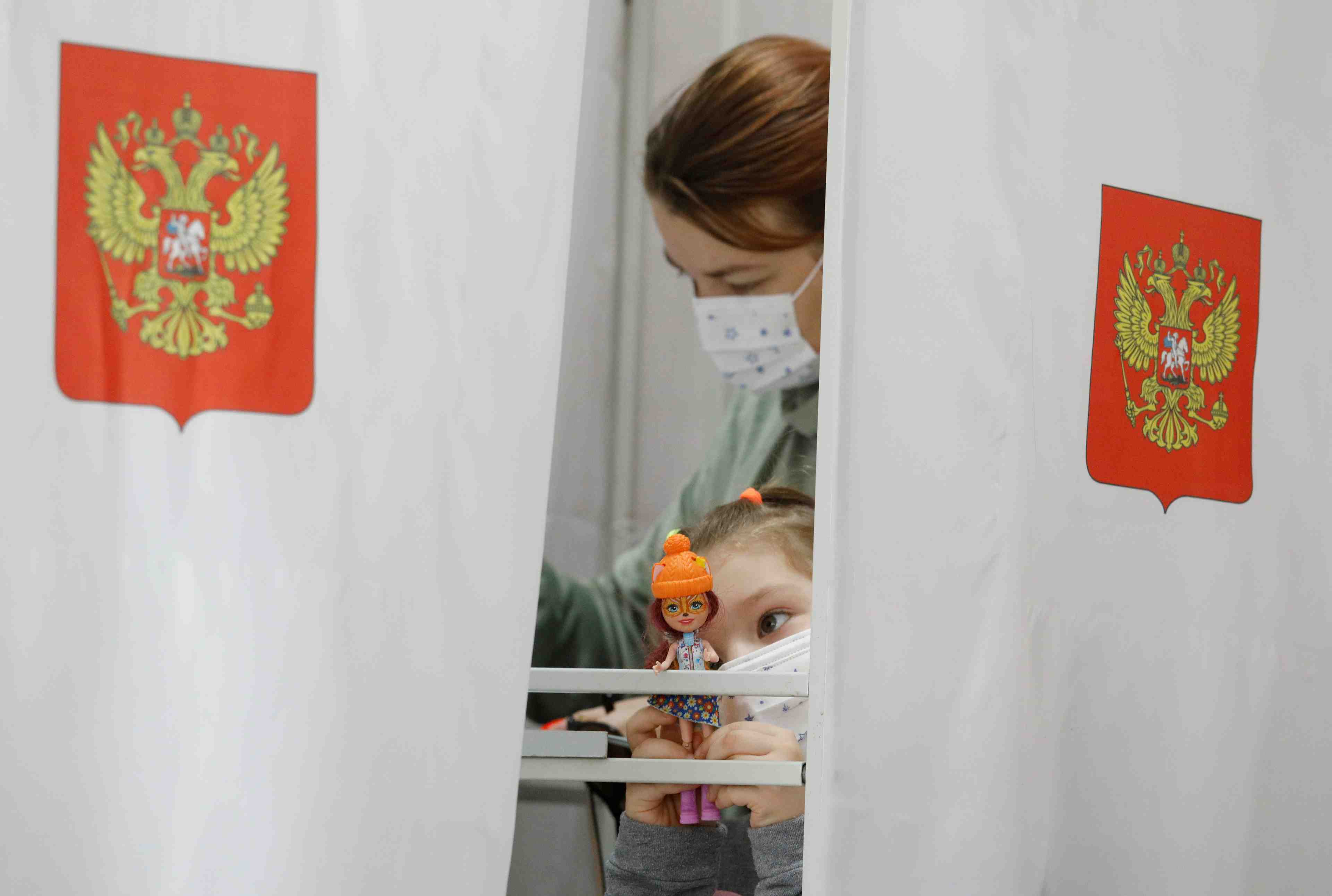 Russie: le parti au pouvoir en passe de gagner les legislatives