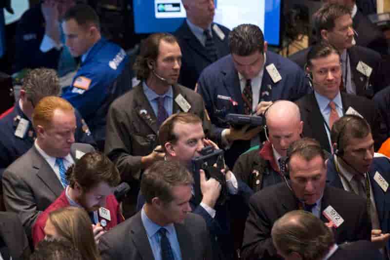 Wall Street suspendue au référendum en Crimée