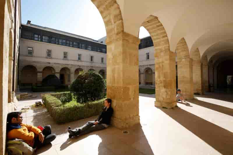 La faculte de droit de montpellier rouvre dans un climat tendu