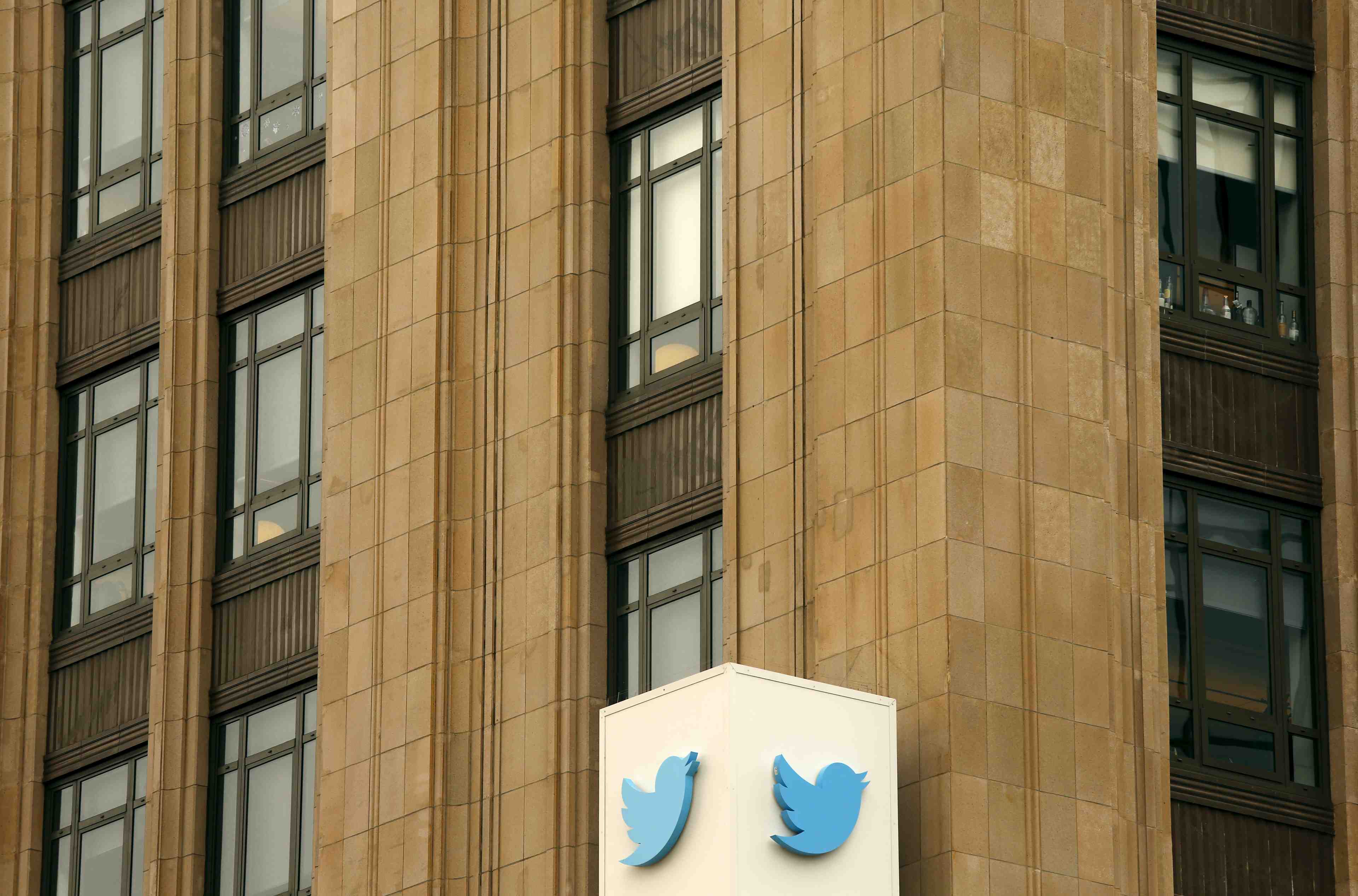 Twitter a supprime 10.000 comptes appelant a ne pas voter