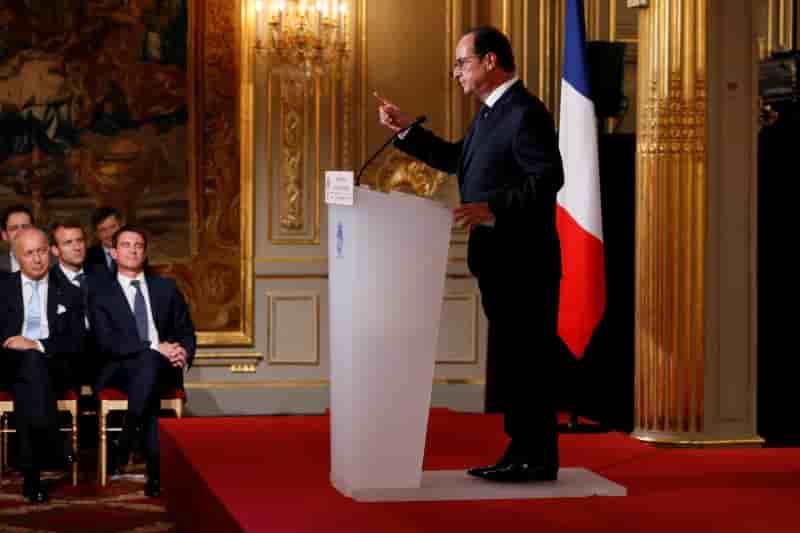 Président "contre vents et marées", Hollande espère des résultats
