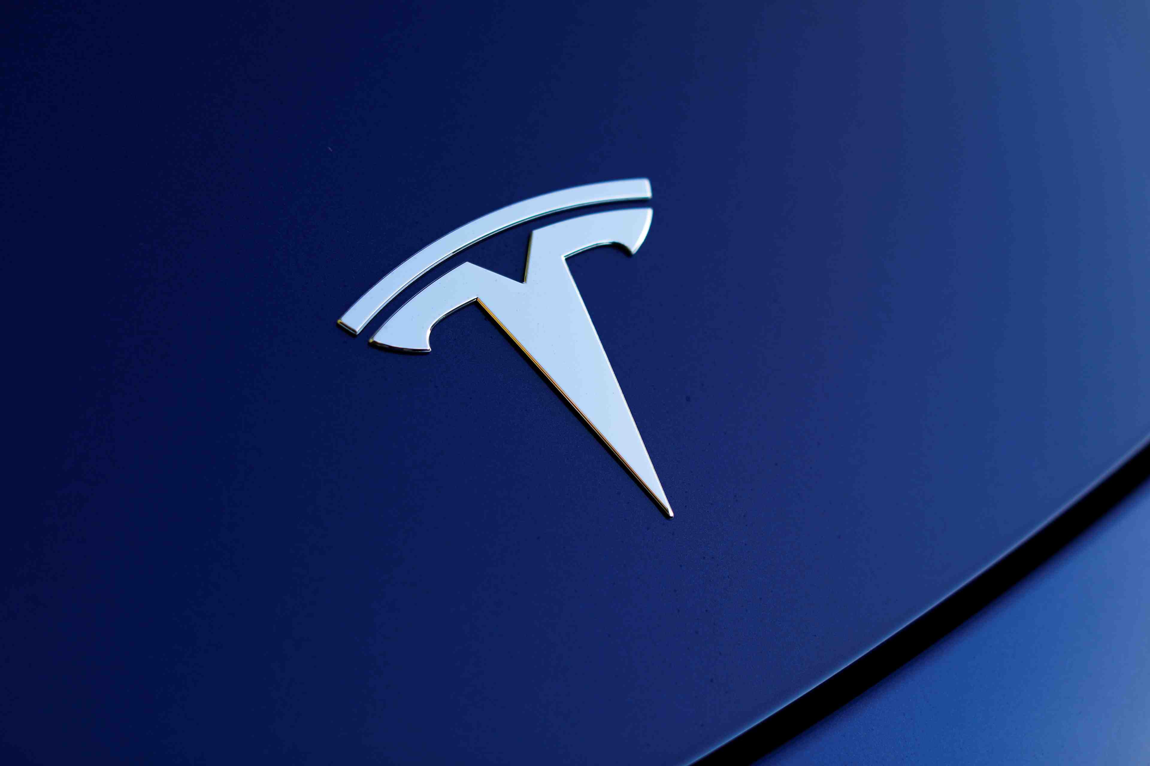 Tesla nomme deux administrateurs, se plie aux exigences de la sec
