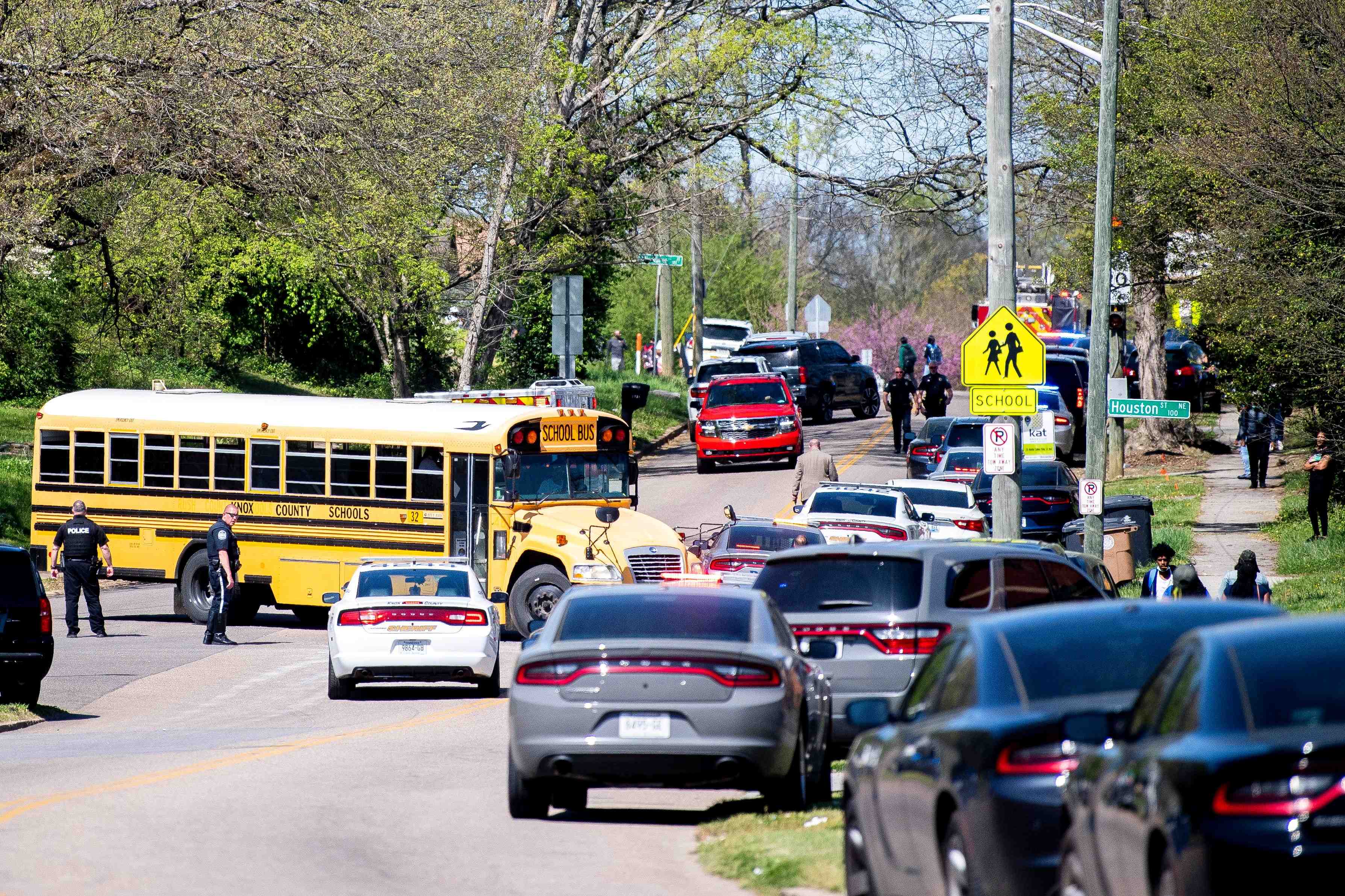 Usa: un etudiant arme abattu par la police dans un lycee du tennessee