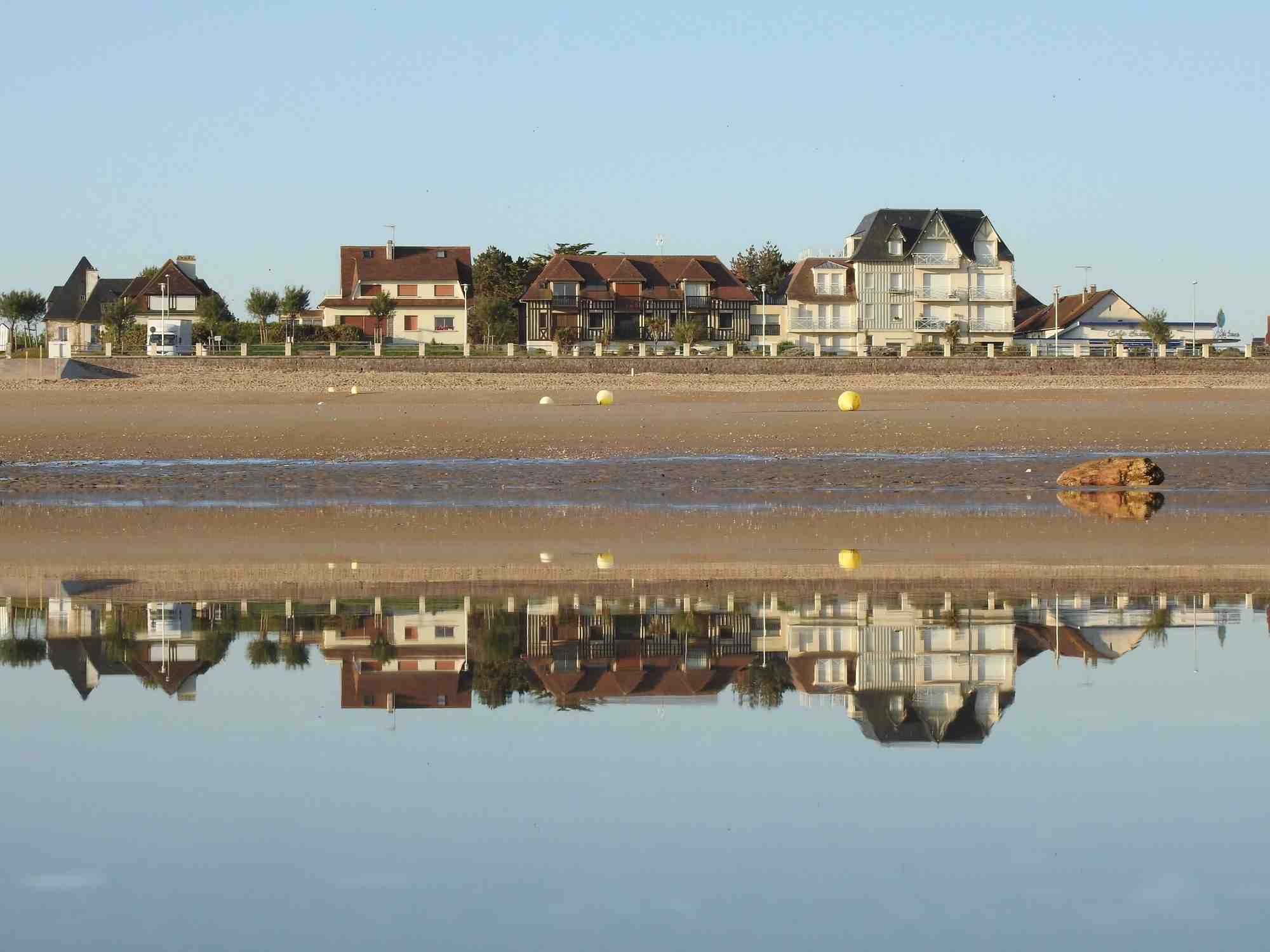 Merville Franceville